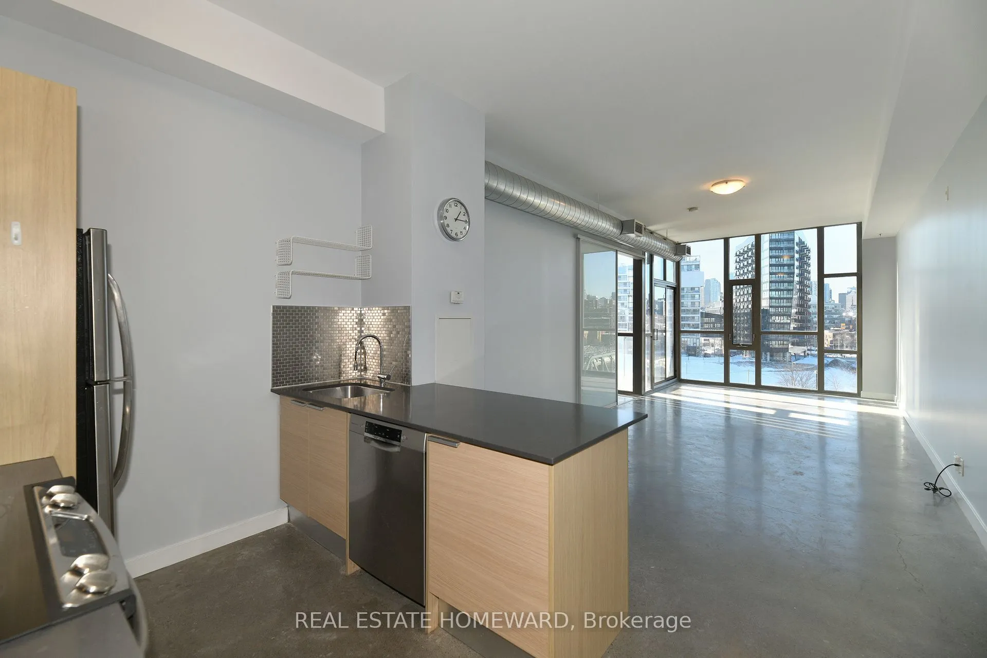 625 Queen Street E, #504
