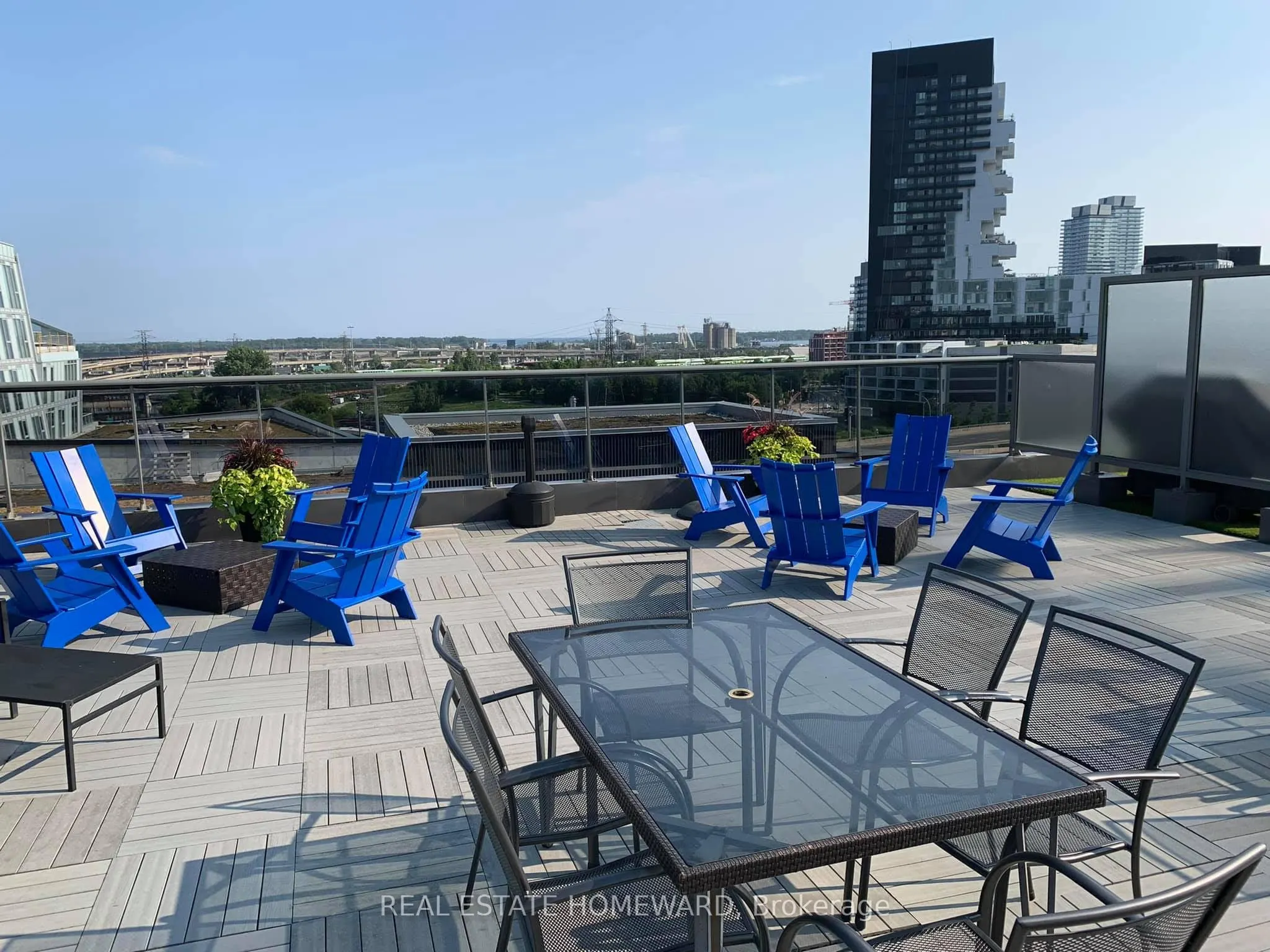 625 Queen Street E, #504