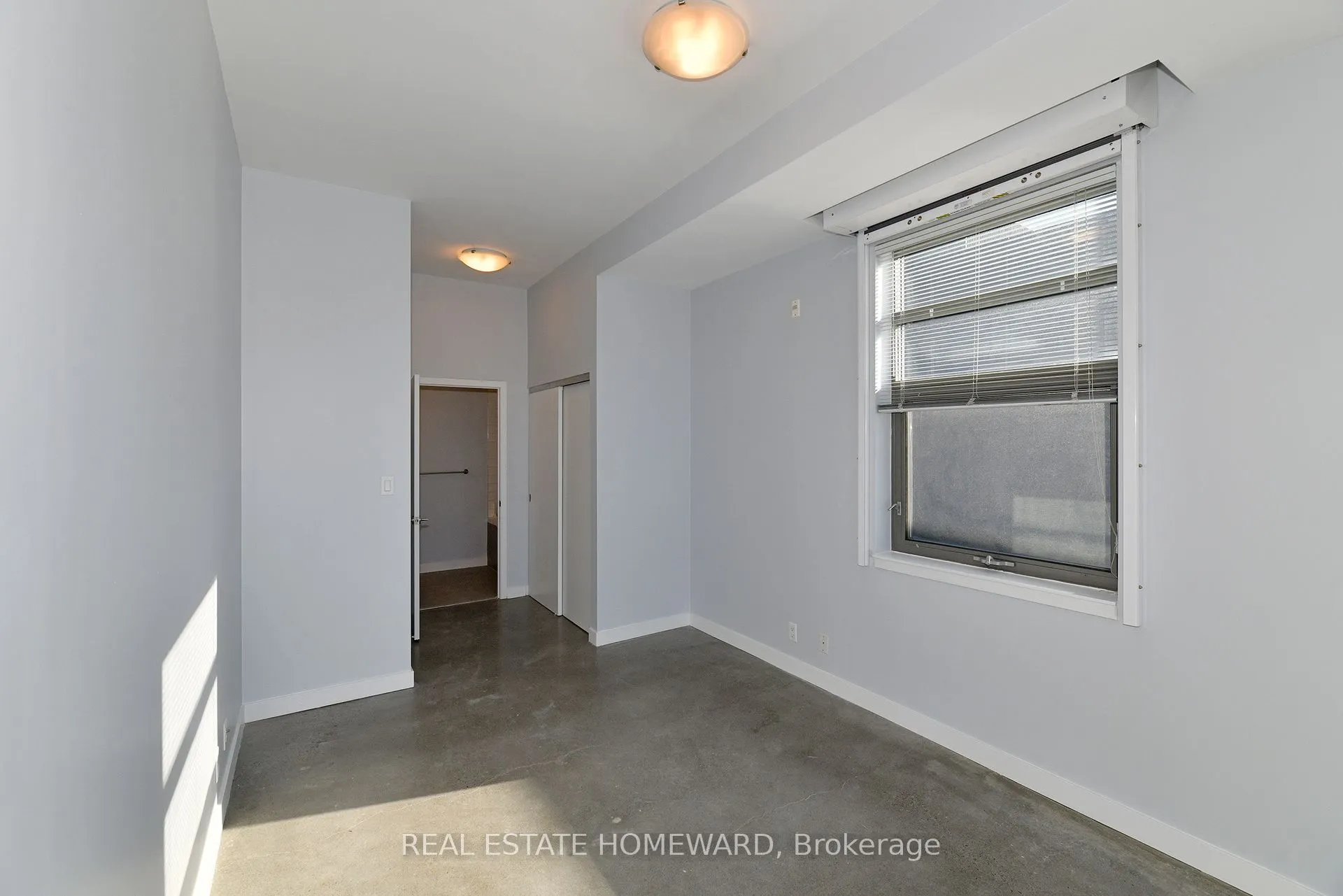 625 Queen Street E, #504