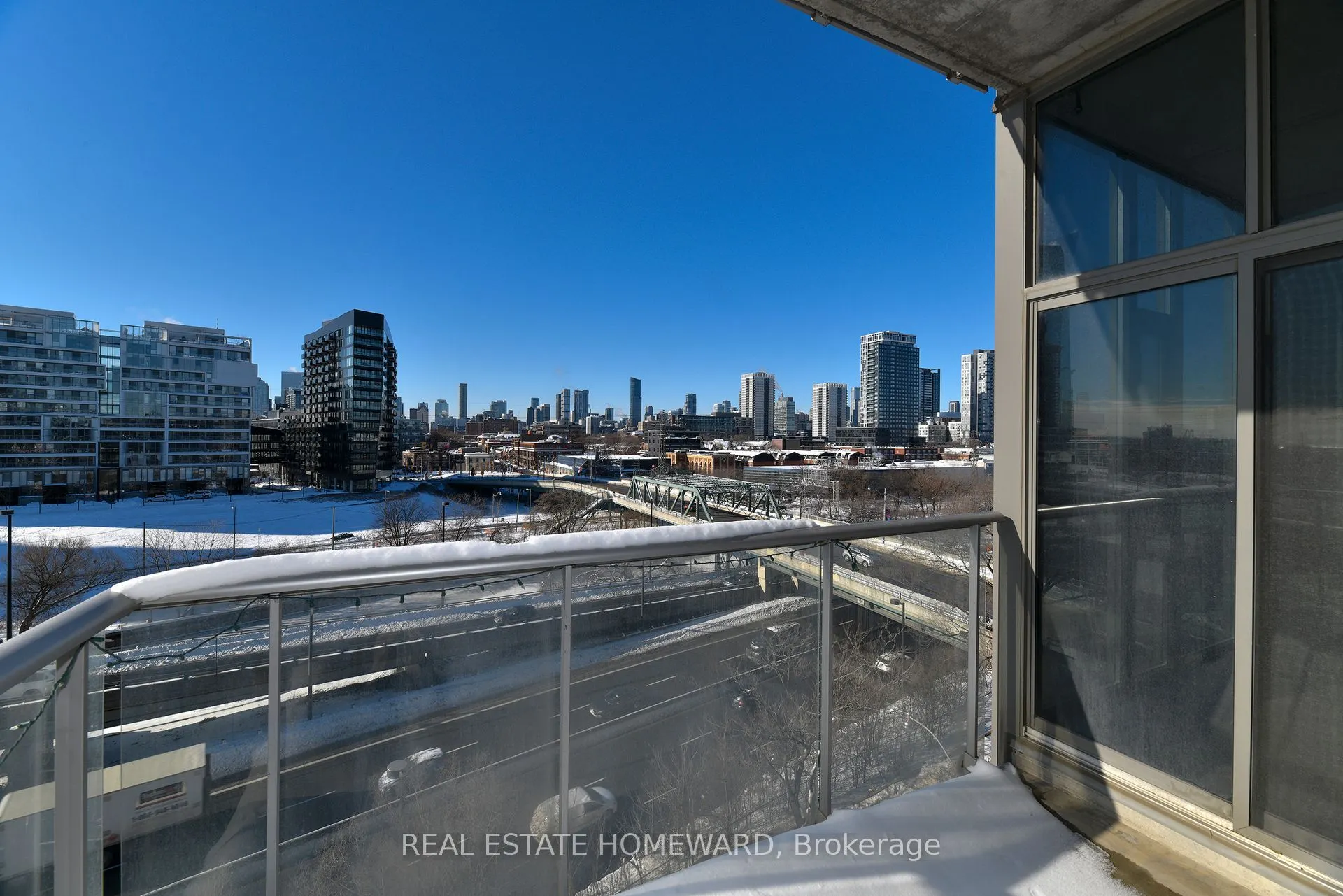 625 Queen Street E, #504