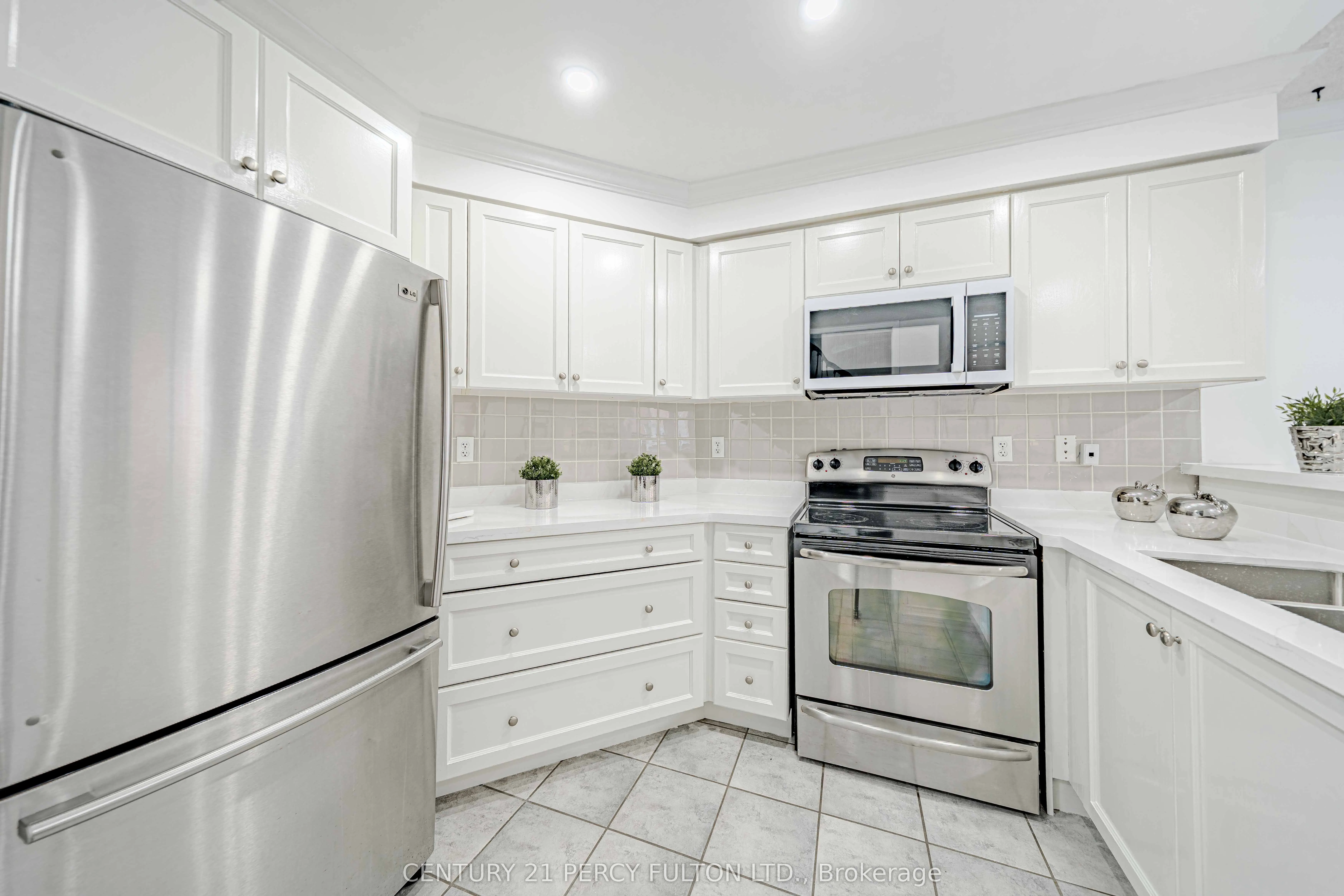6 Arbuckle Way