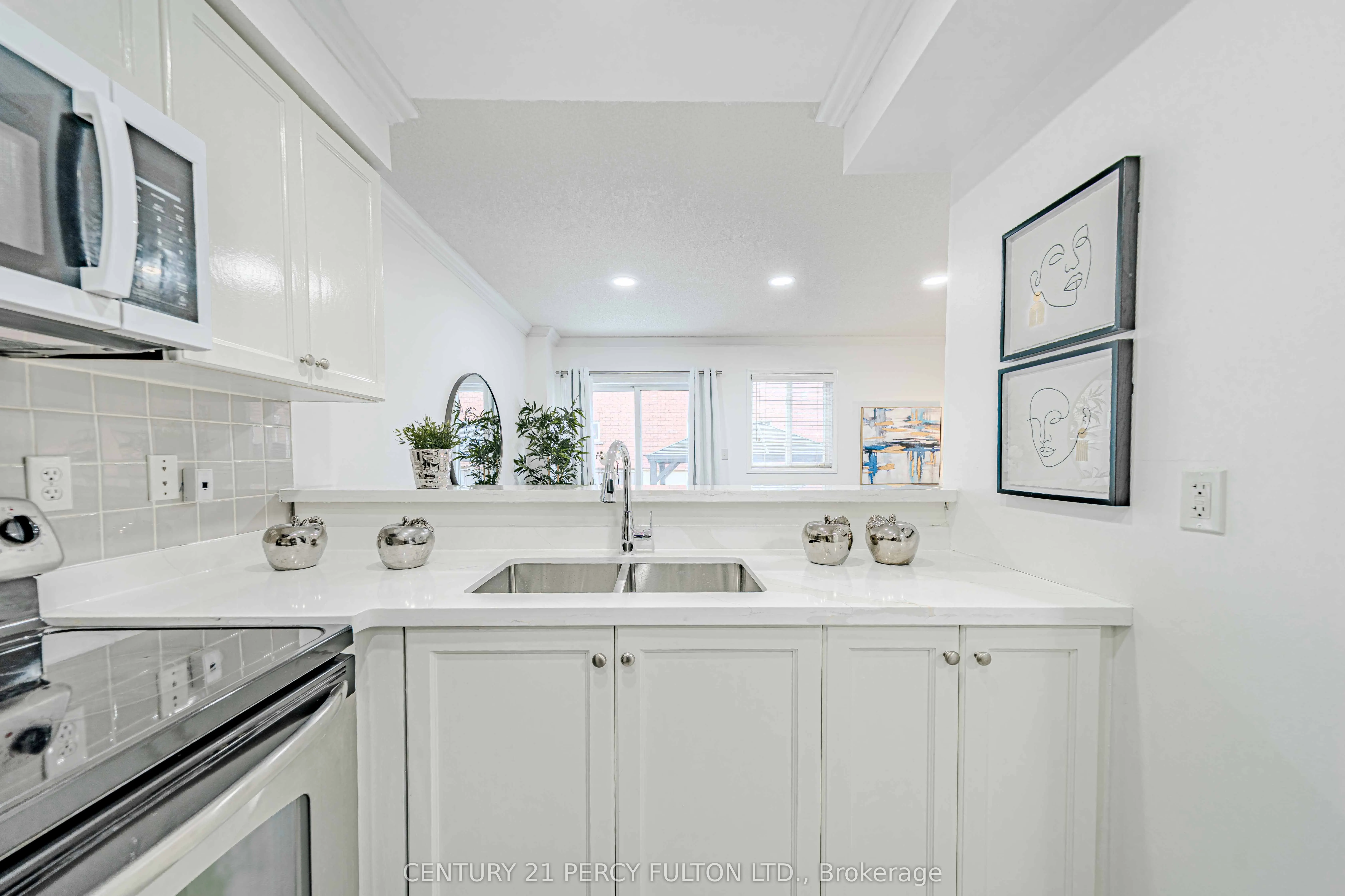 6 Arbuckle Way