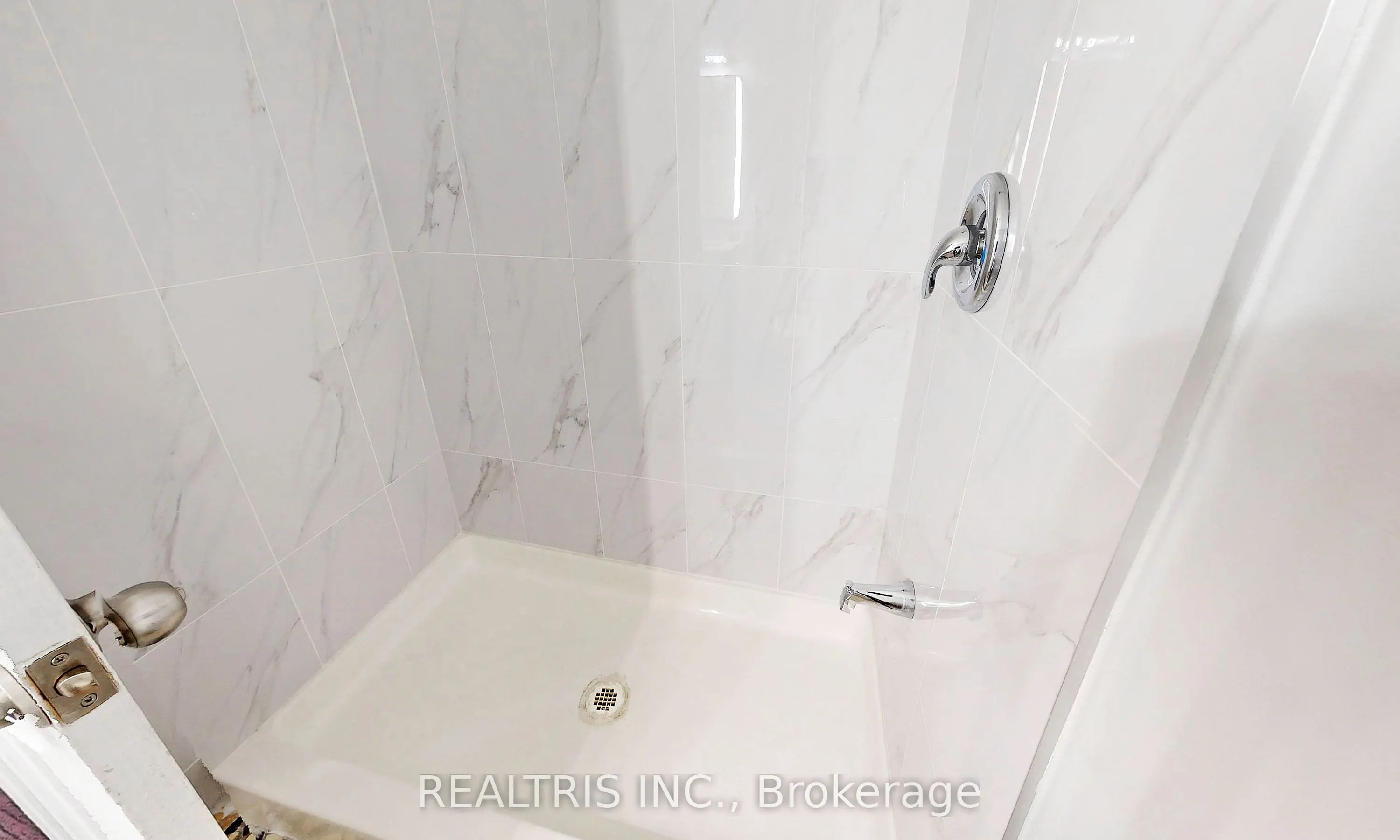 113 Bassett Boulevard, #Upper