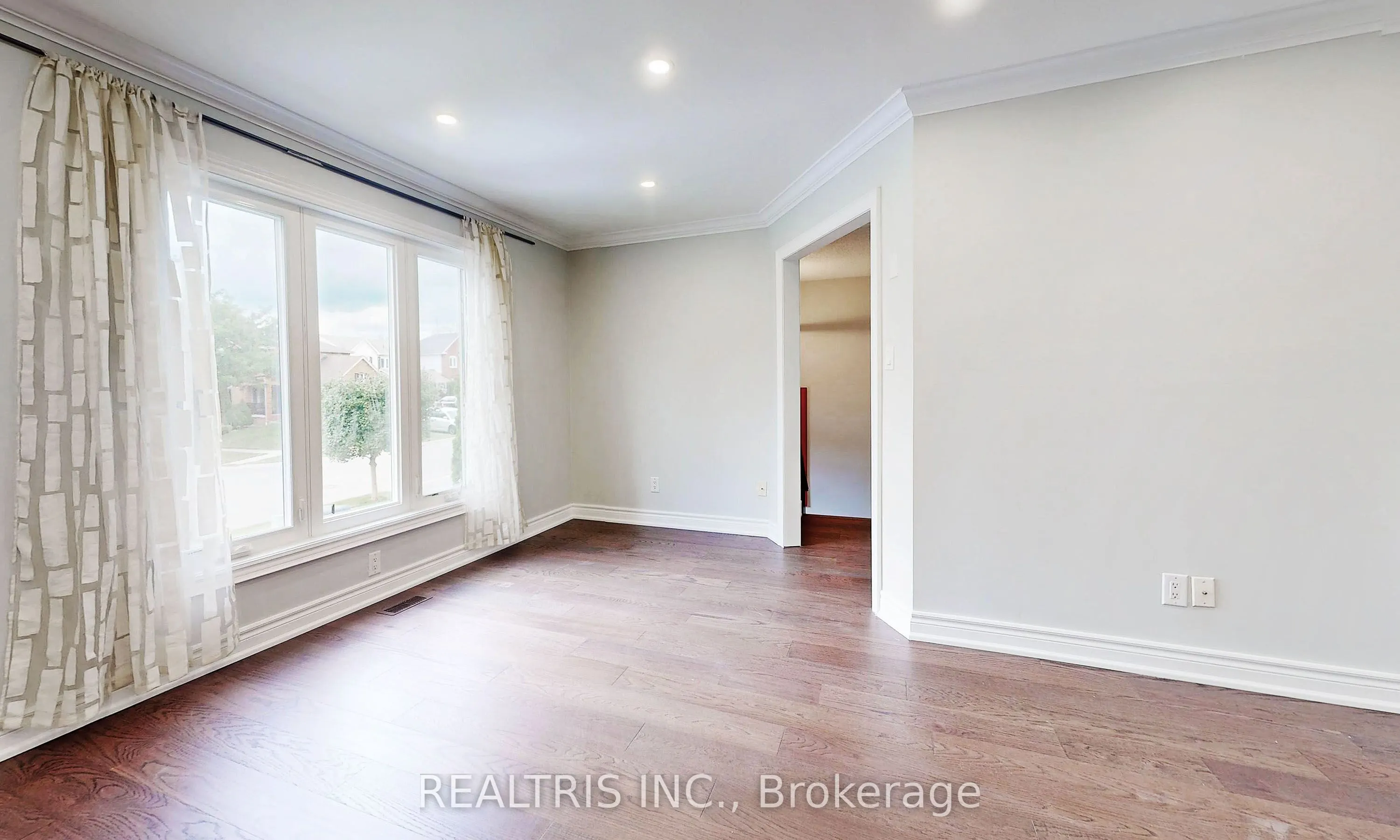 113 Bassett Boulevard, #Upper