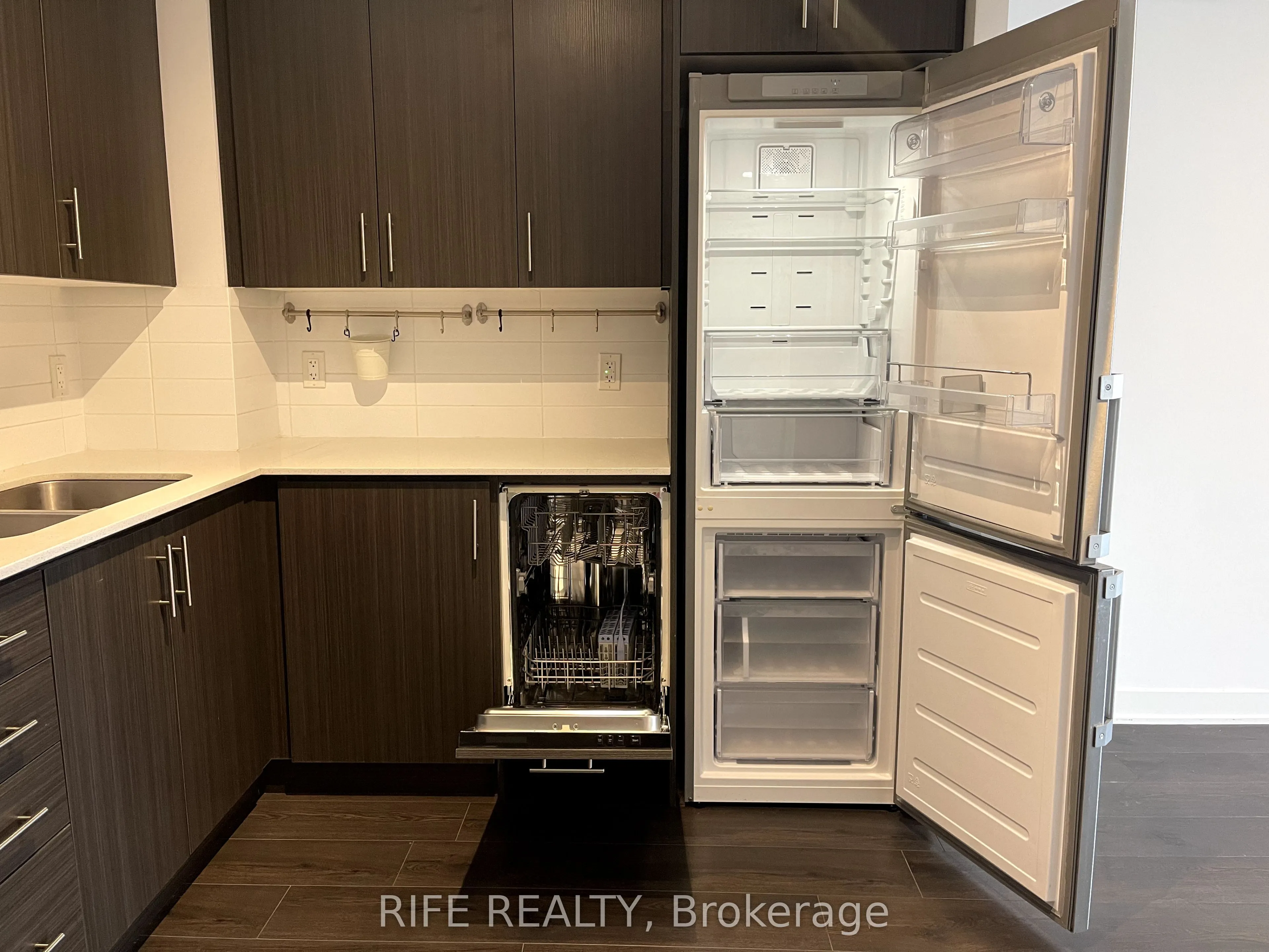 195 Bonis Avenue, #2309