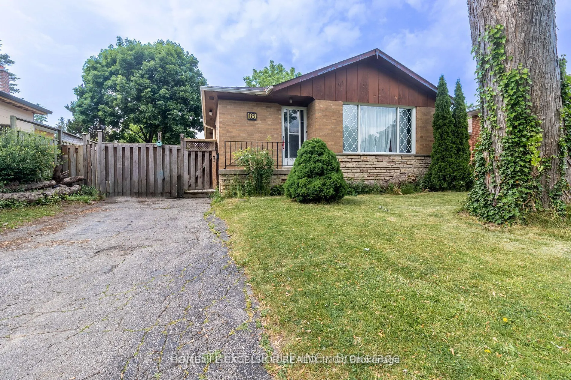 188 Confederation Drive #Main