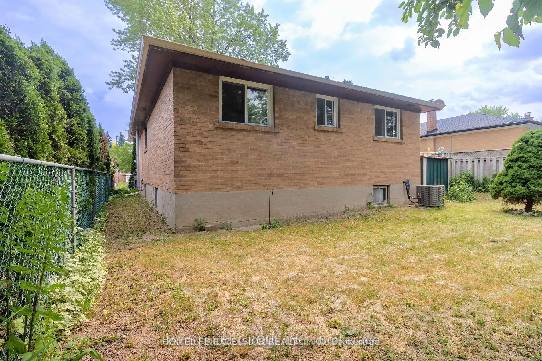 188 Confederation Drive #Main