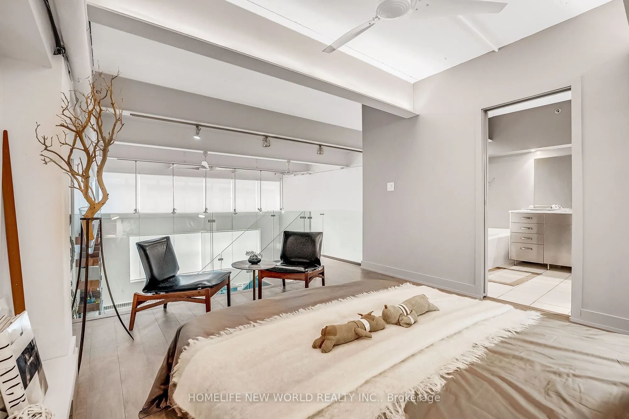 1173 Dundas Street E, #131
