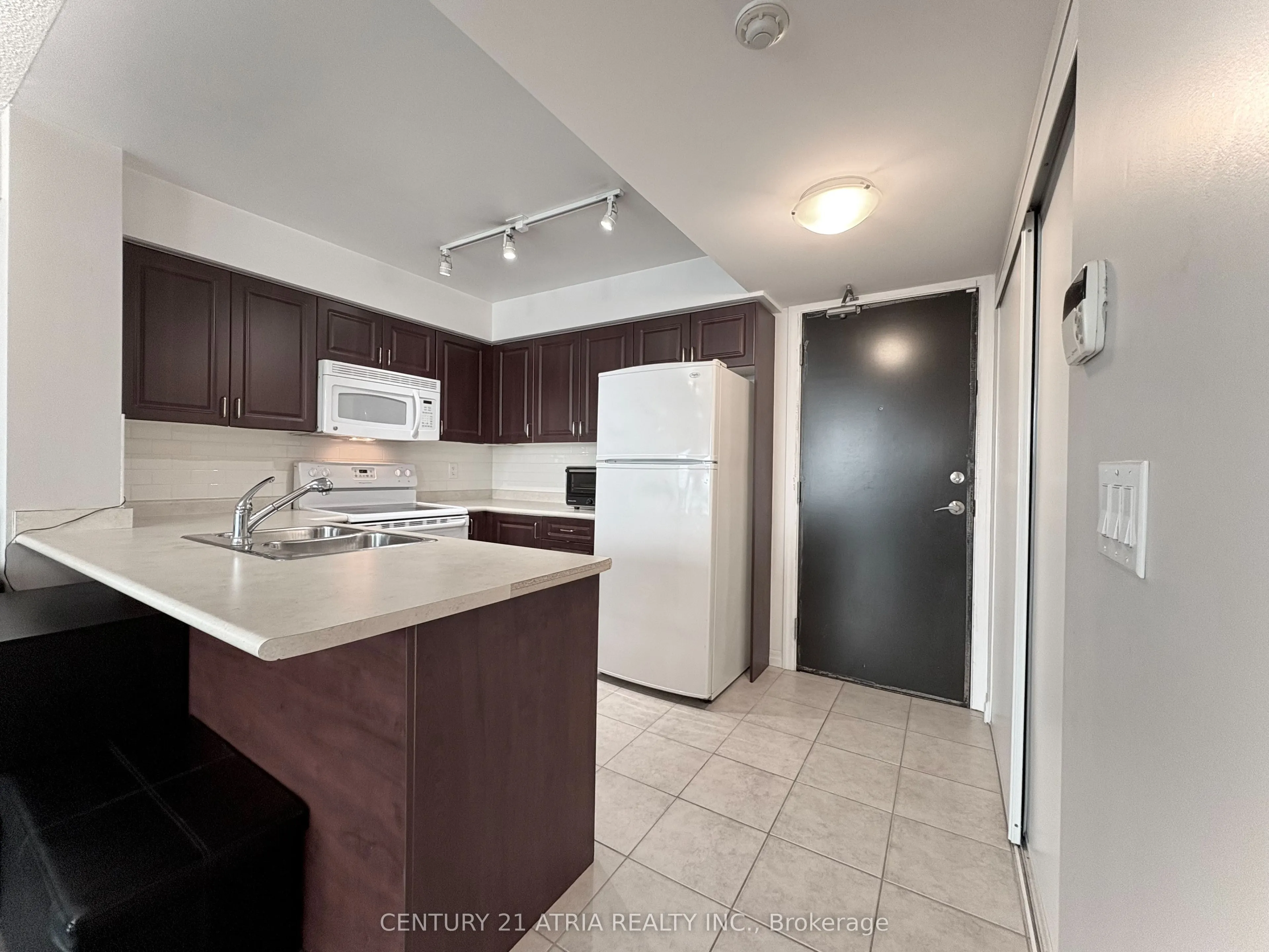1600 Charles Street, #1005