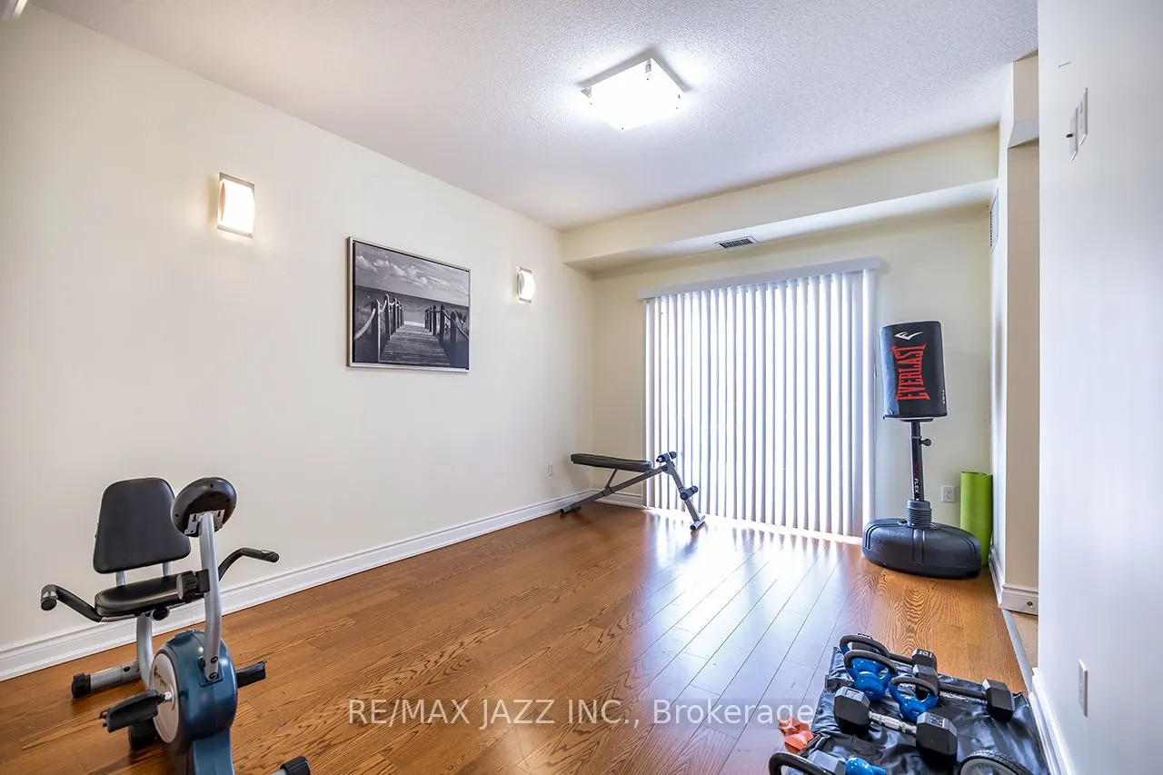 1 Sidney Lane, #307