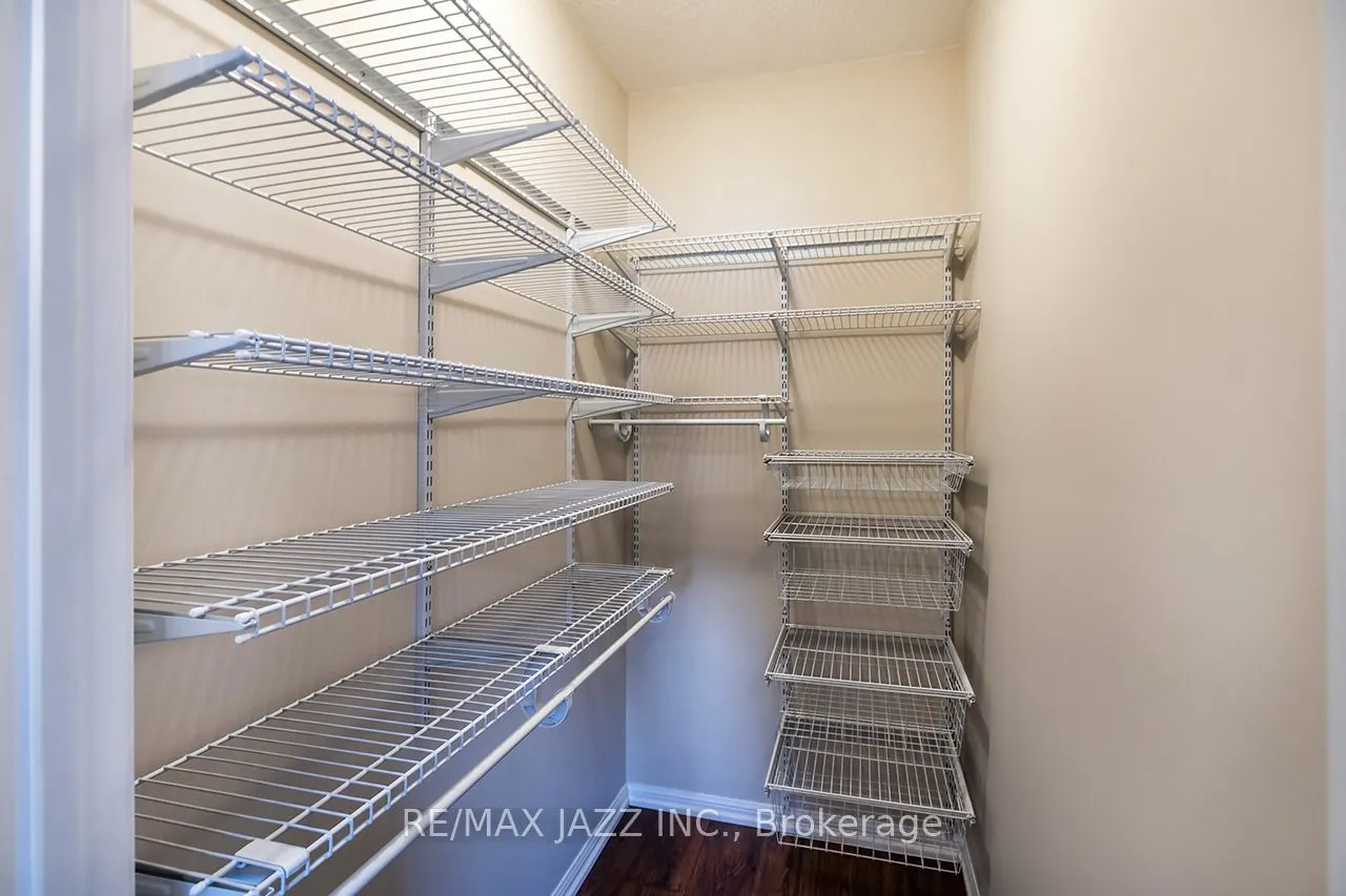 1 Sidney Lane, #307