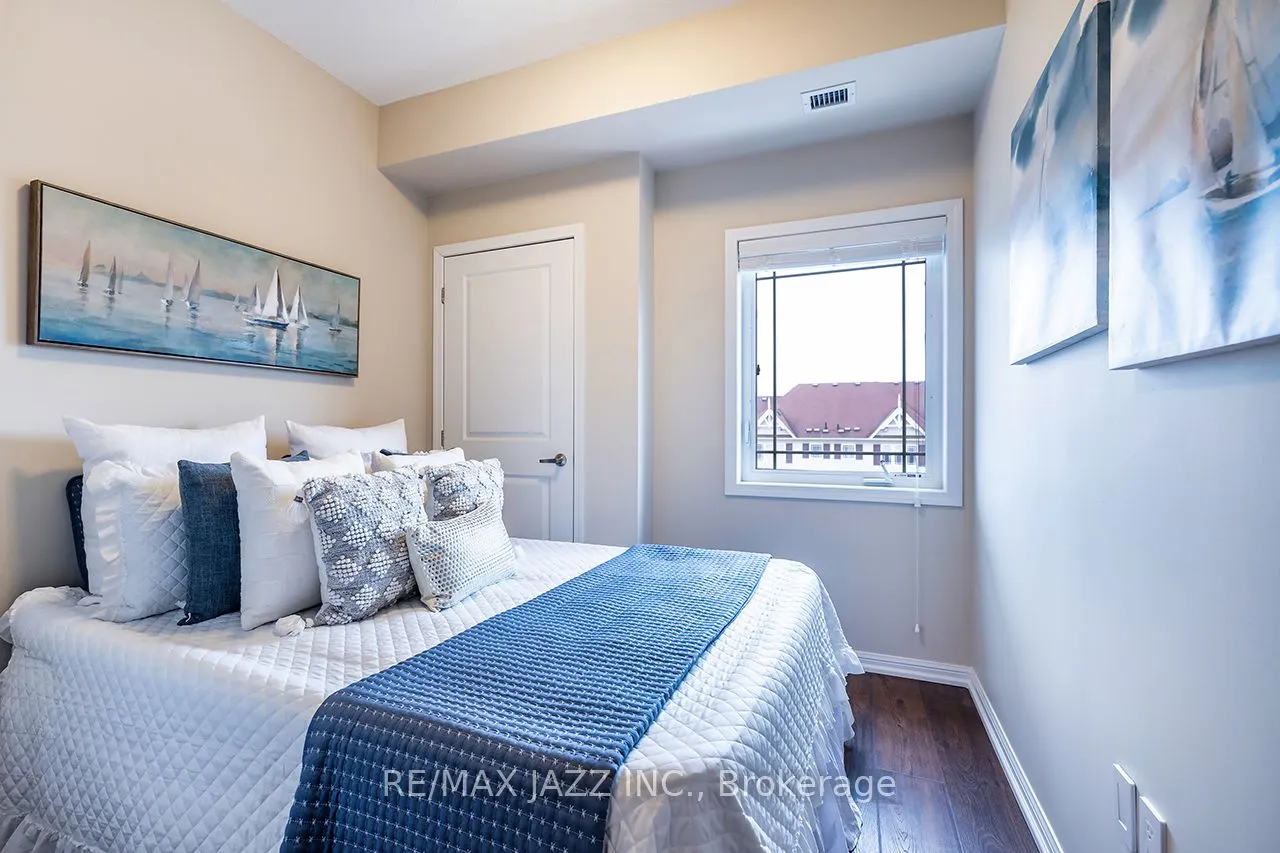 1 Sidney Lane, #307