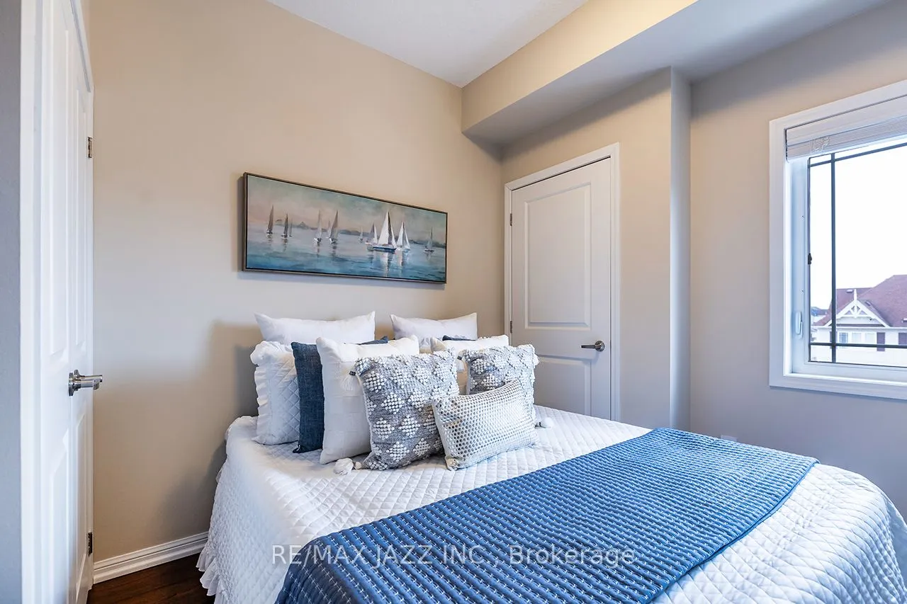 1 Sidney Lane, #307