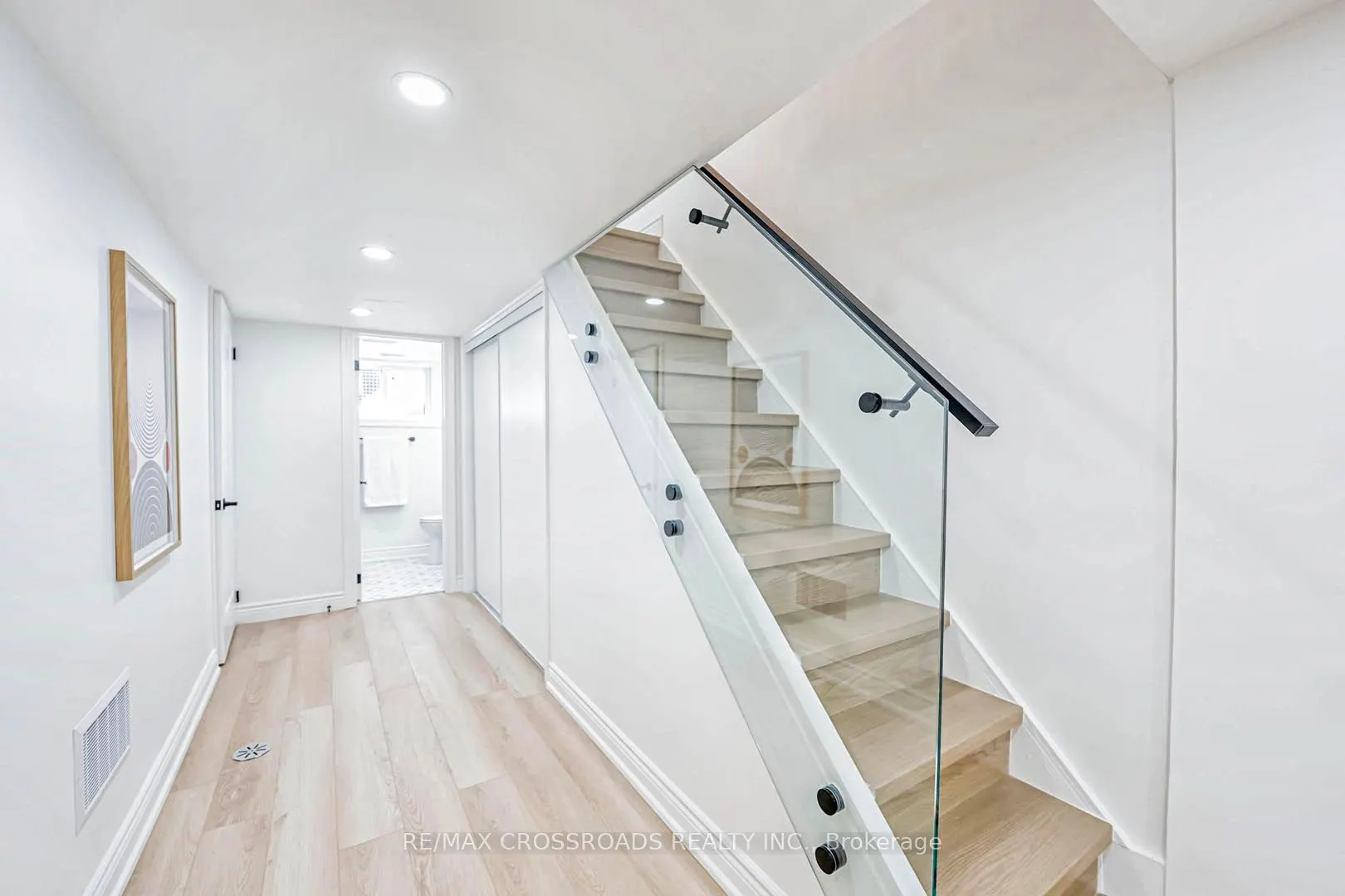 548 Glebeholme Boulevard