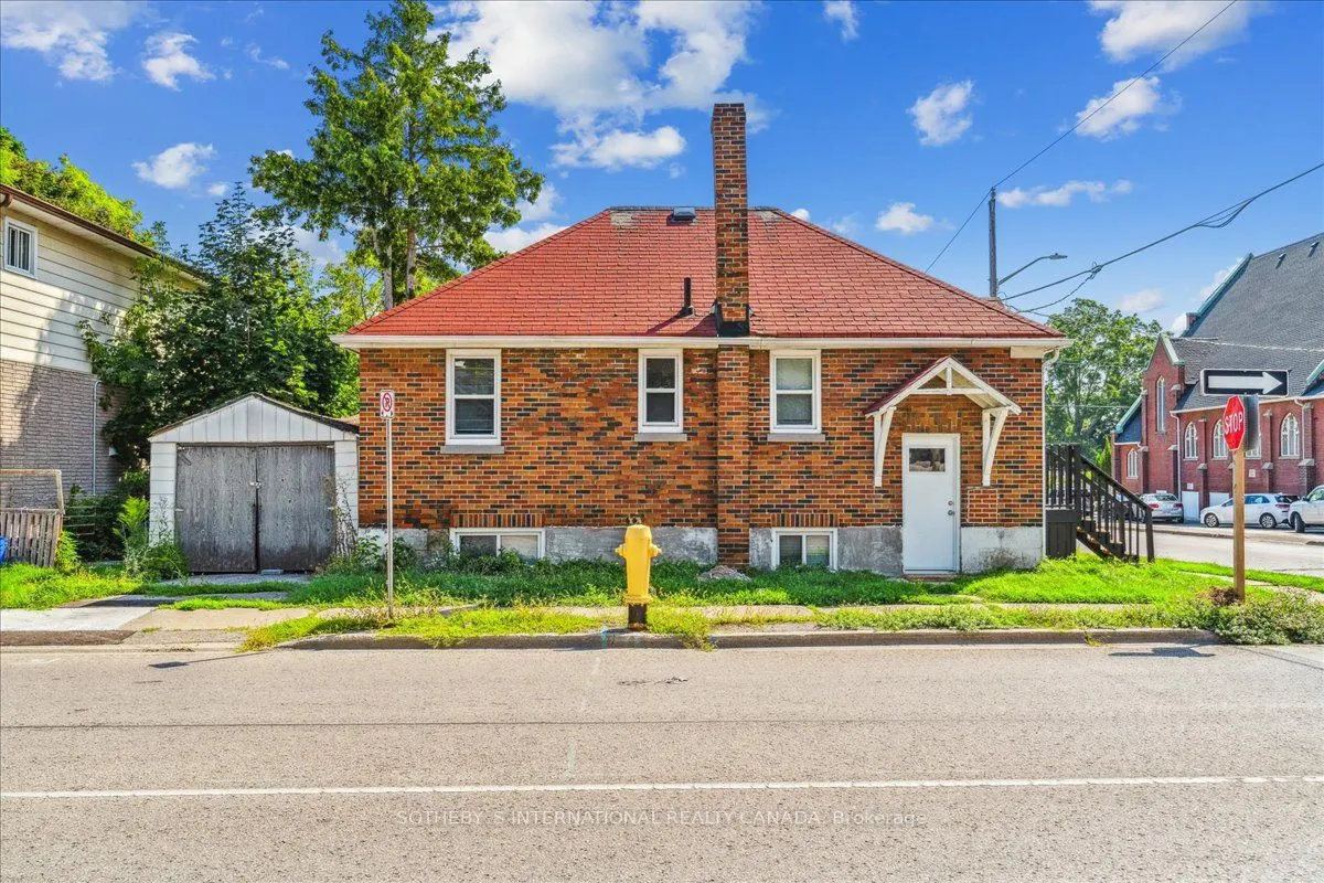 32 Olive Avenue