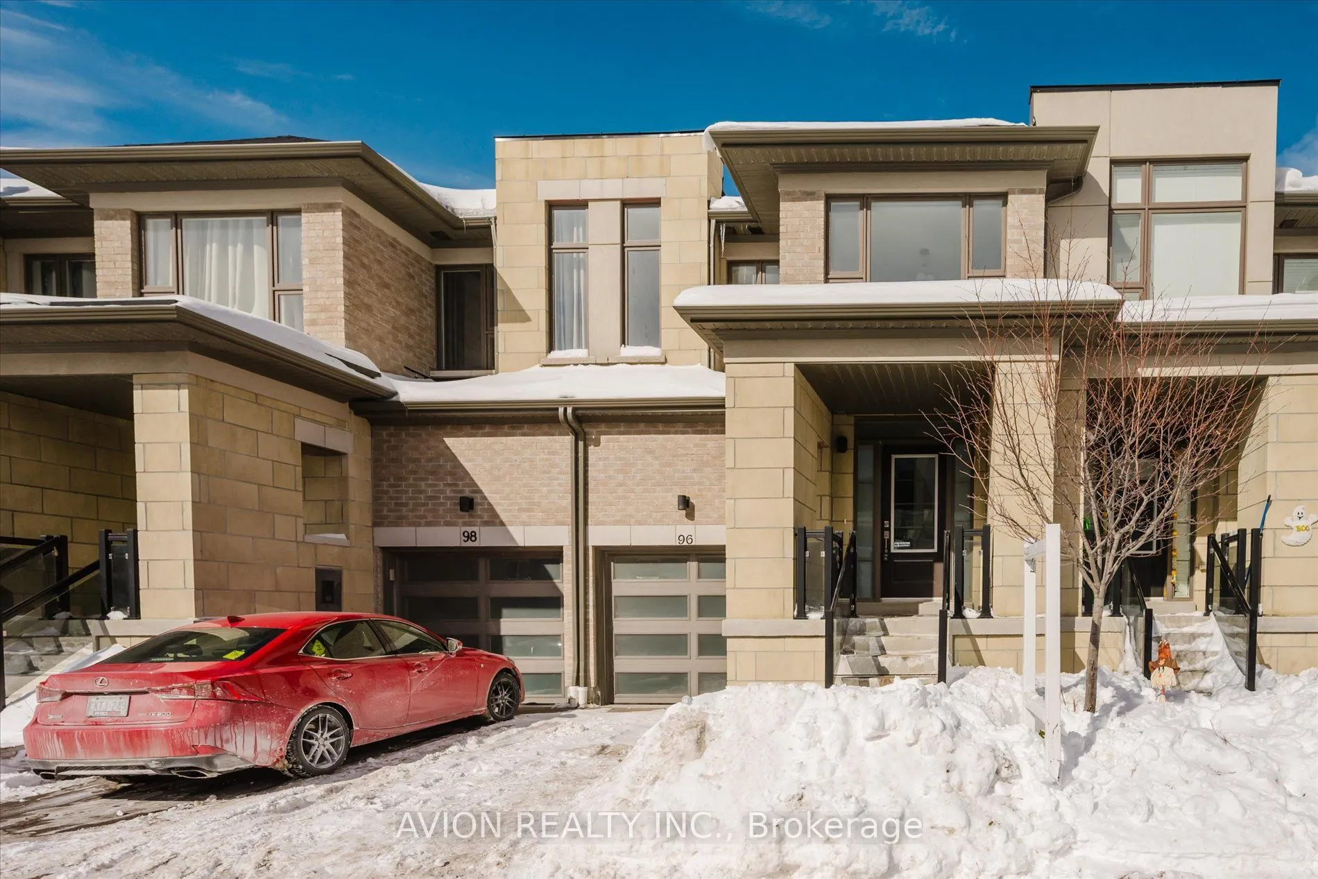 96 Donald Fleming Way N, #124
