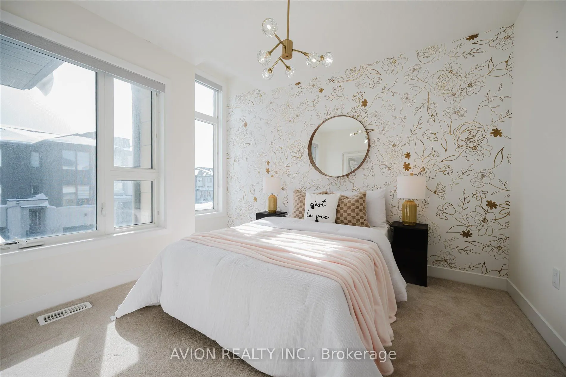 96 Donald Fleming Way N, #124