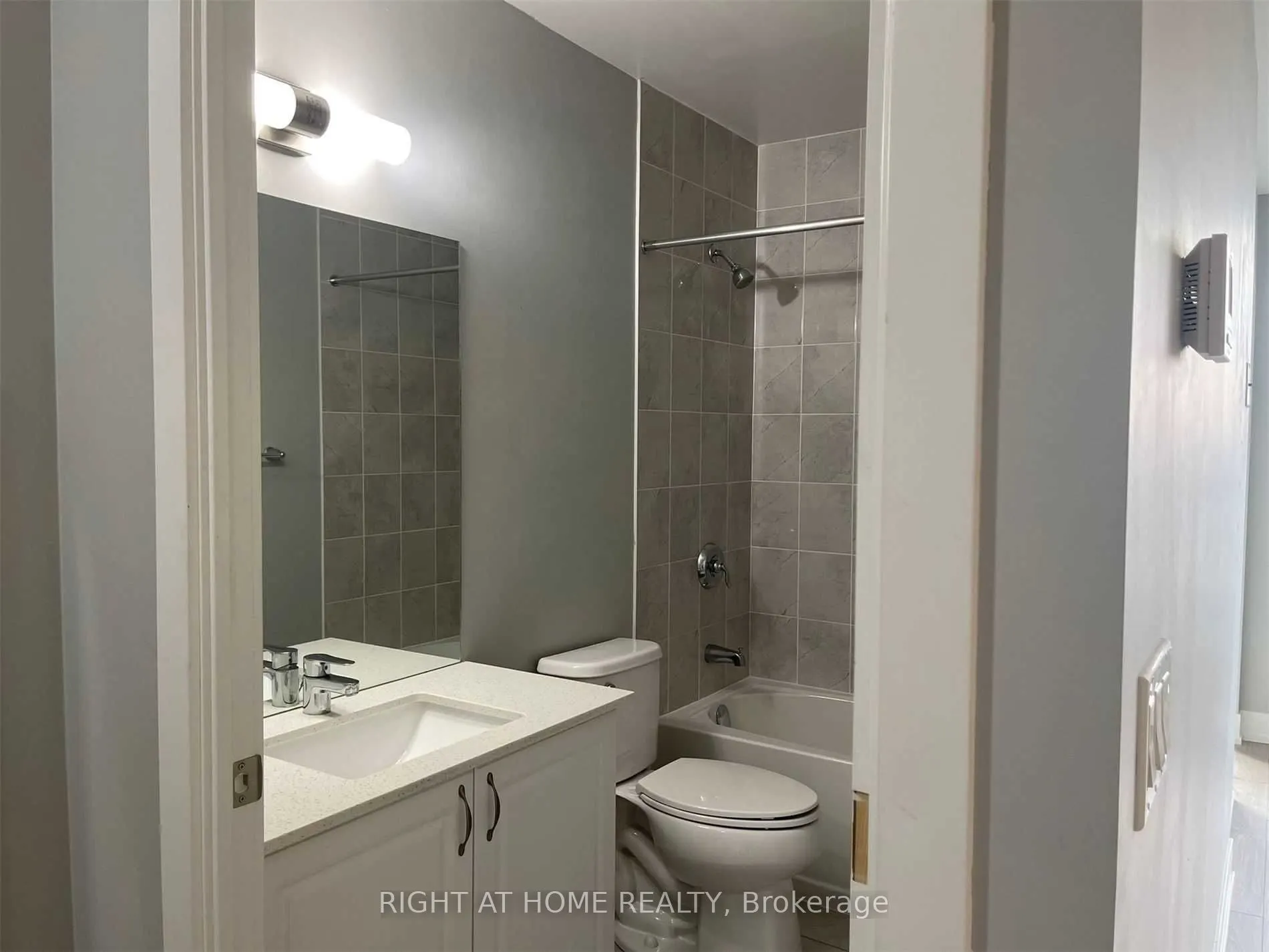 1255 Bayly Street, #LP08