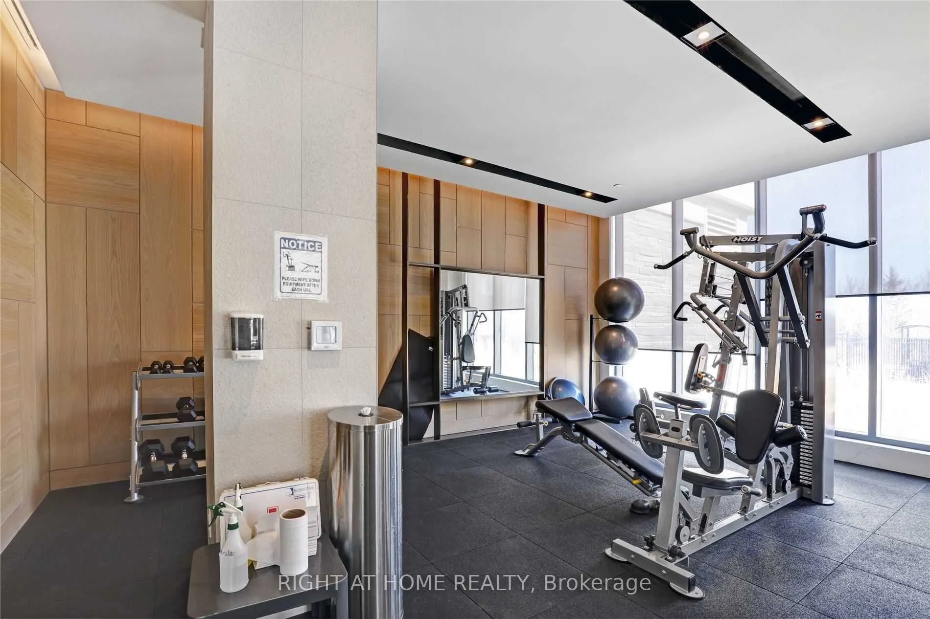 1255 Bayly Street, #LP08