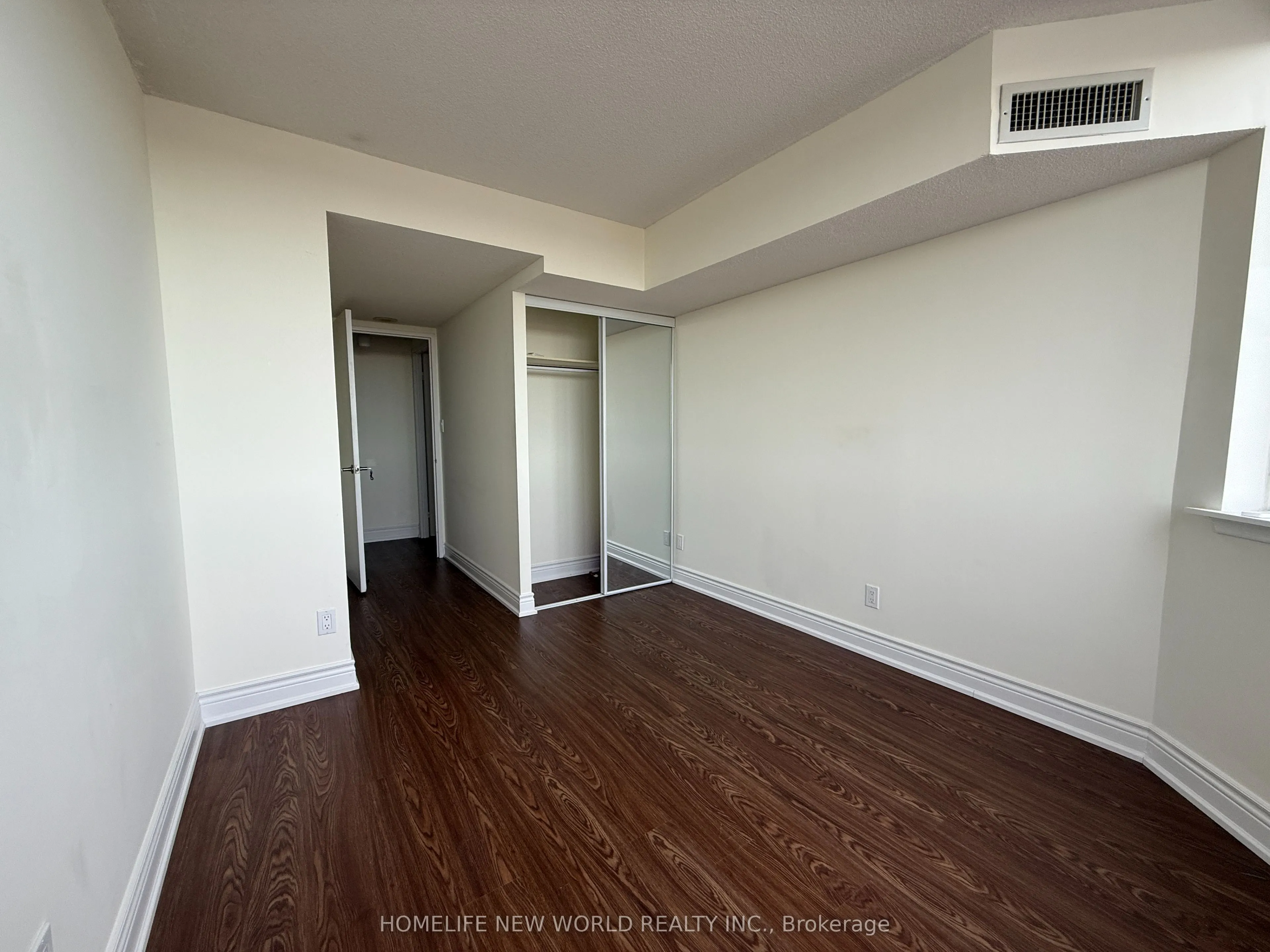 80 Alton Towers Circle, #902