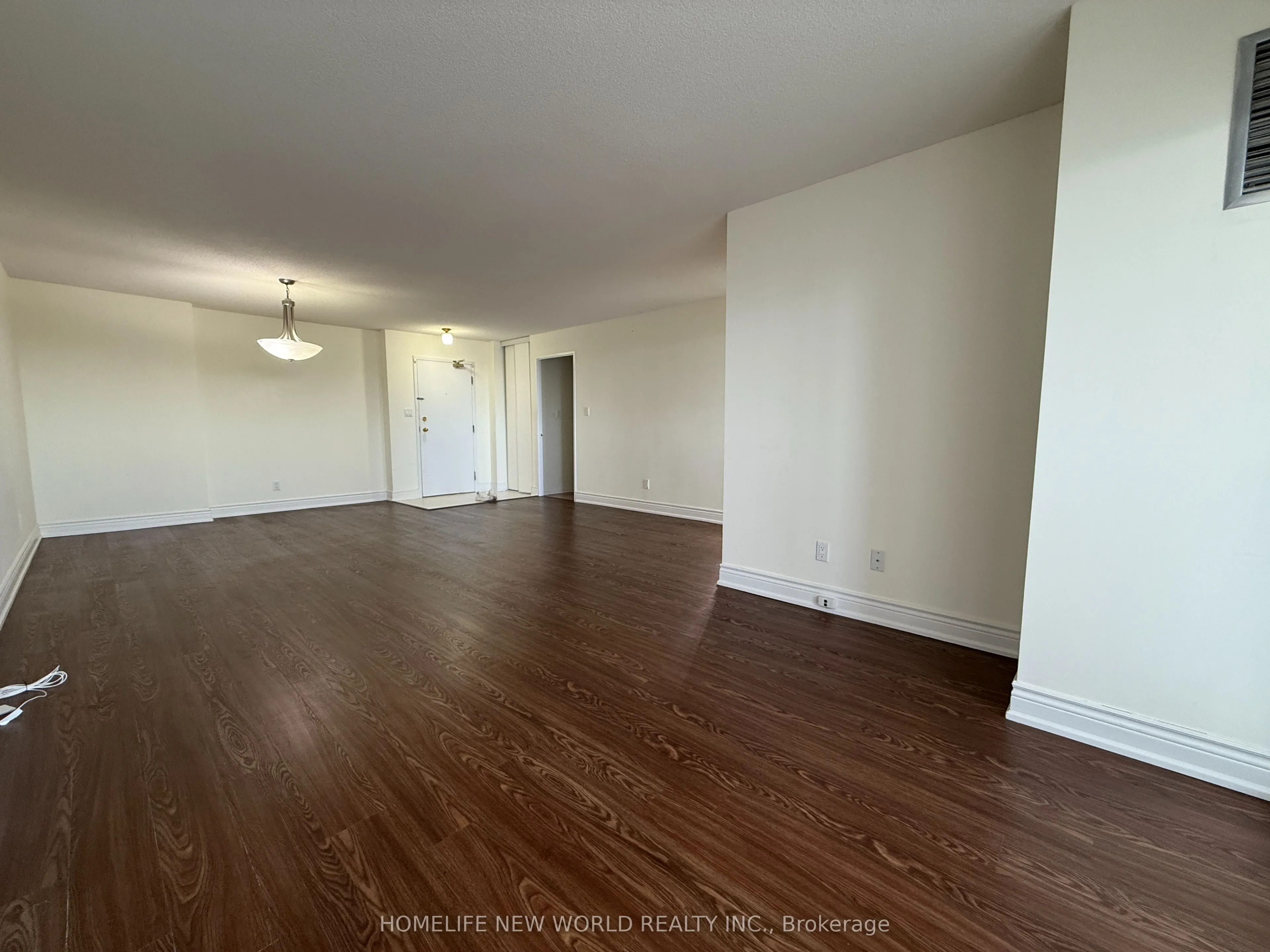 80 Alton Towers Circle, #902