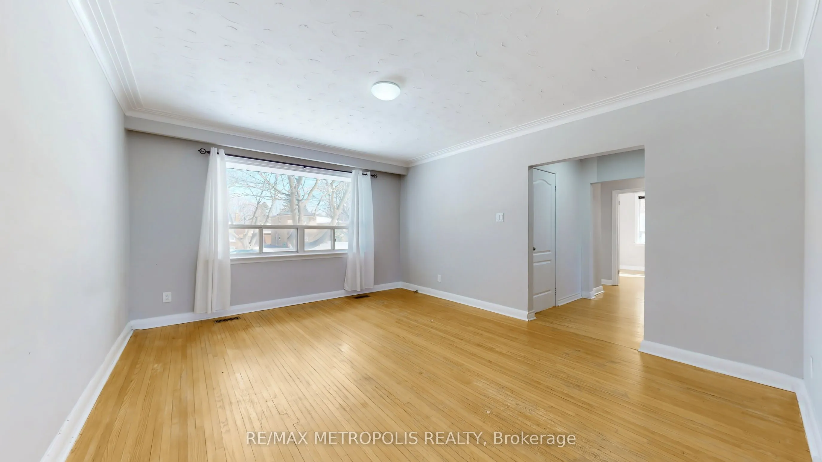 16 PERIVALE Crescent