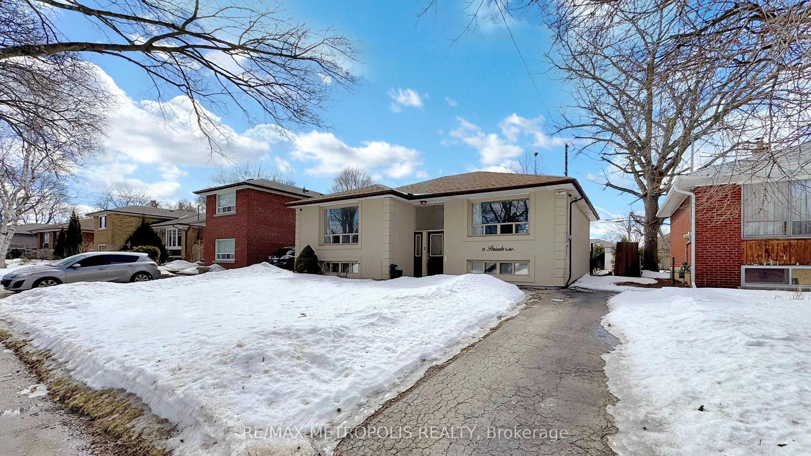16 PERIVALE Crescent