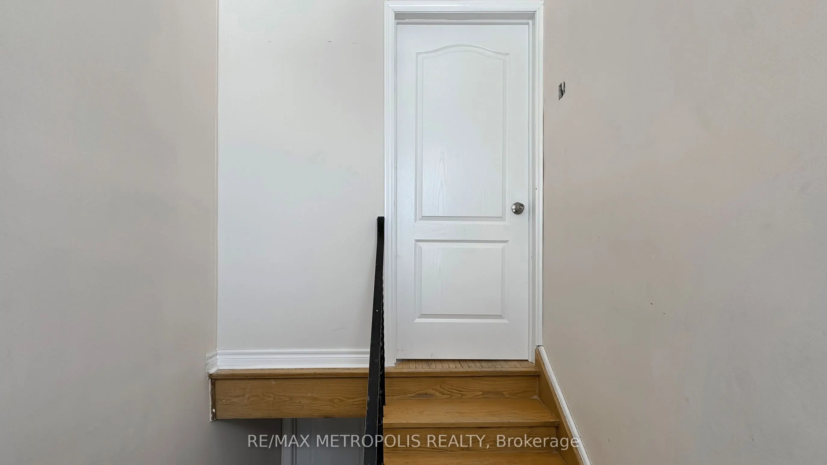 16 PERIVALE Crescent
