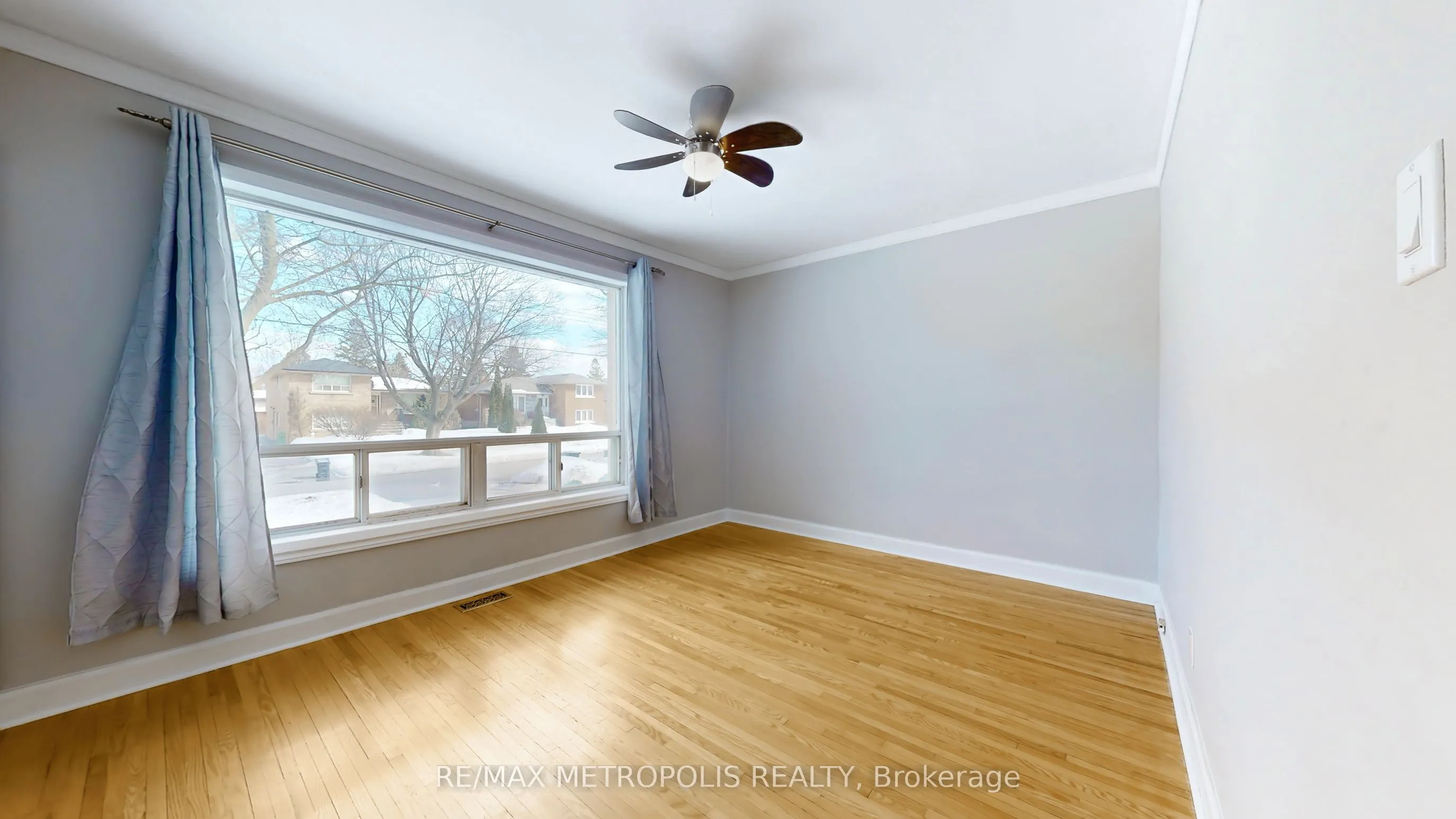 16 PERIVALE Crescent