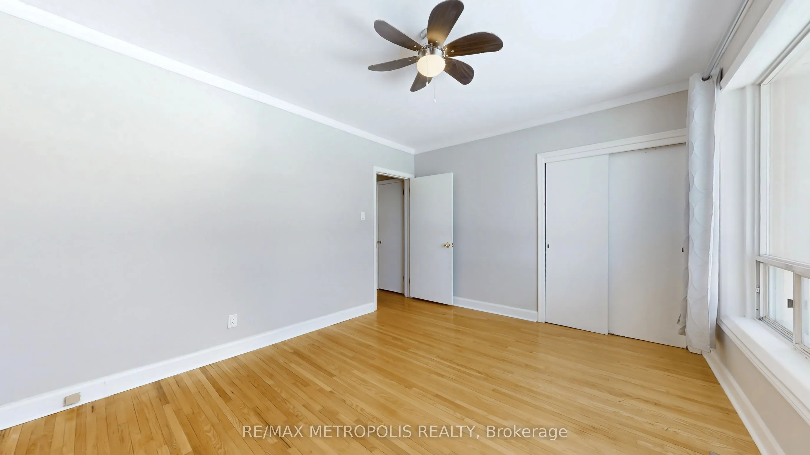 16 PERIVALE Crescent