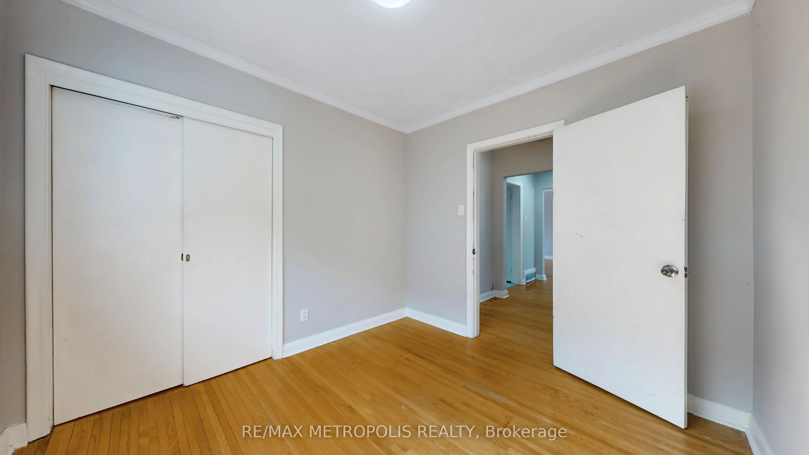 16 PERIVALE Crescent