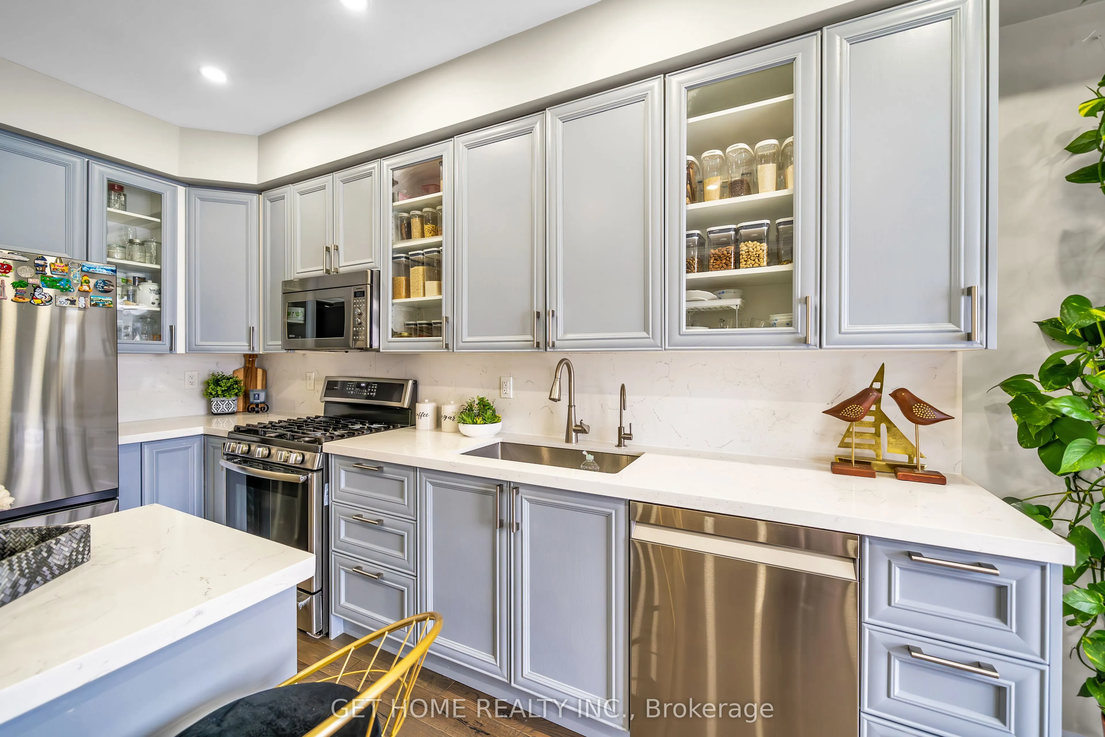 1880 Birchview Drive