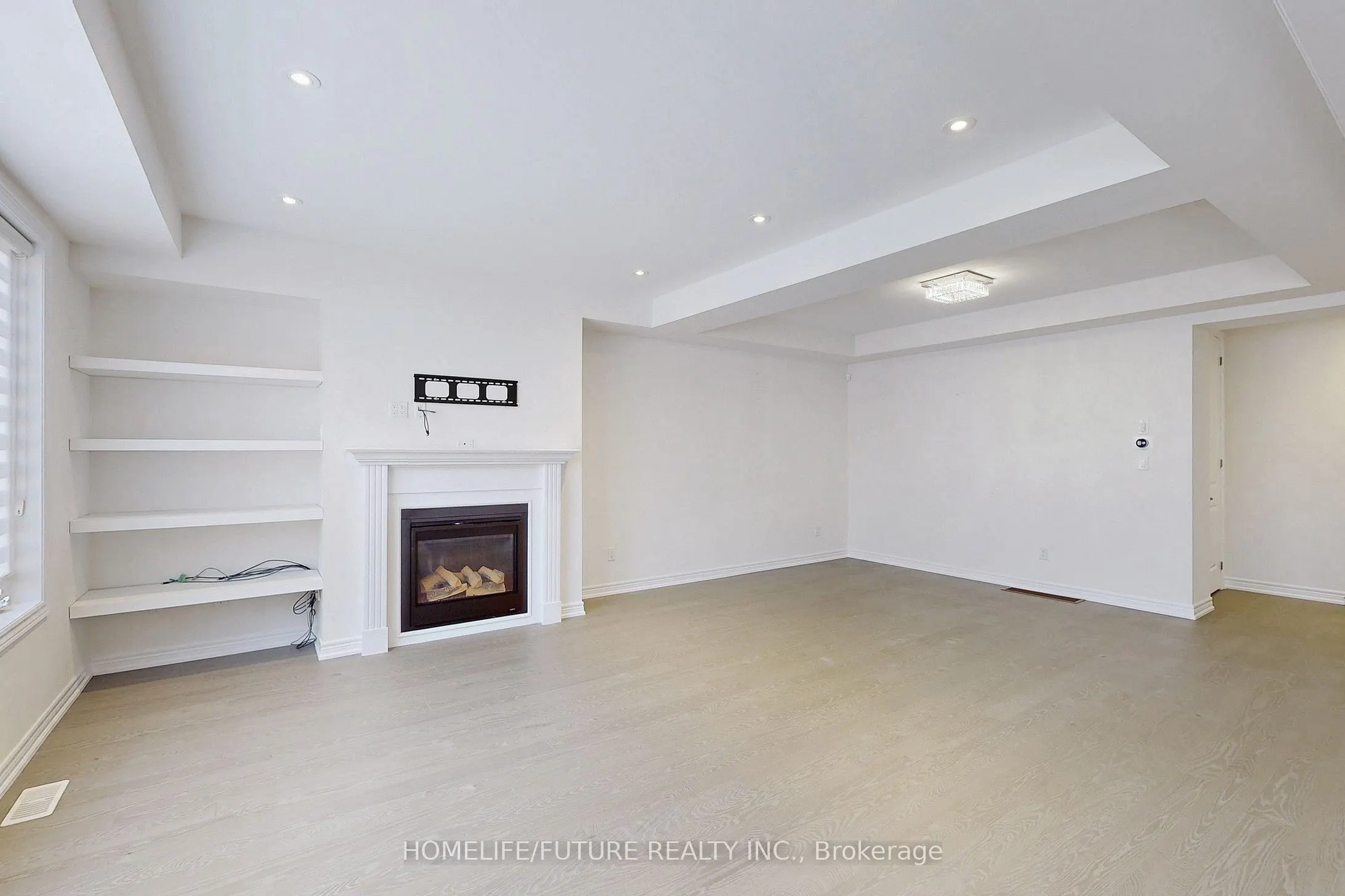 1101 Sepia Square, #Main & 2 flr