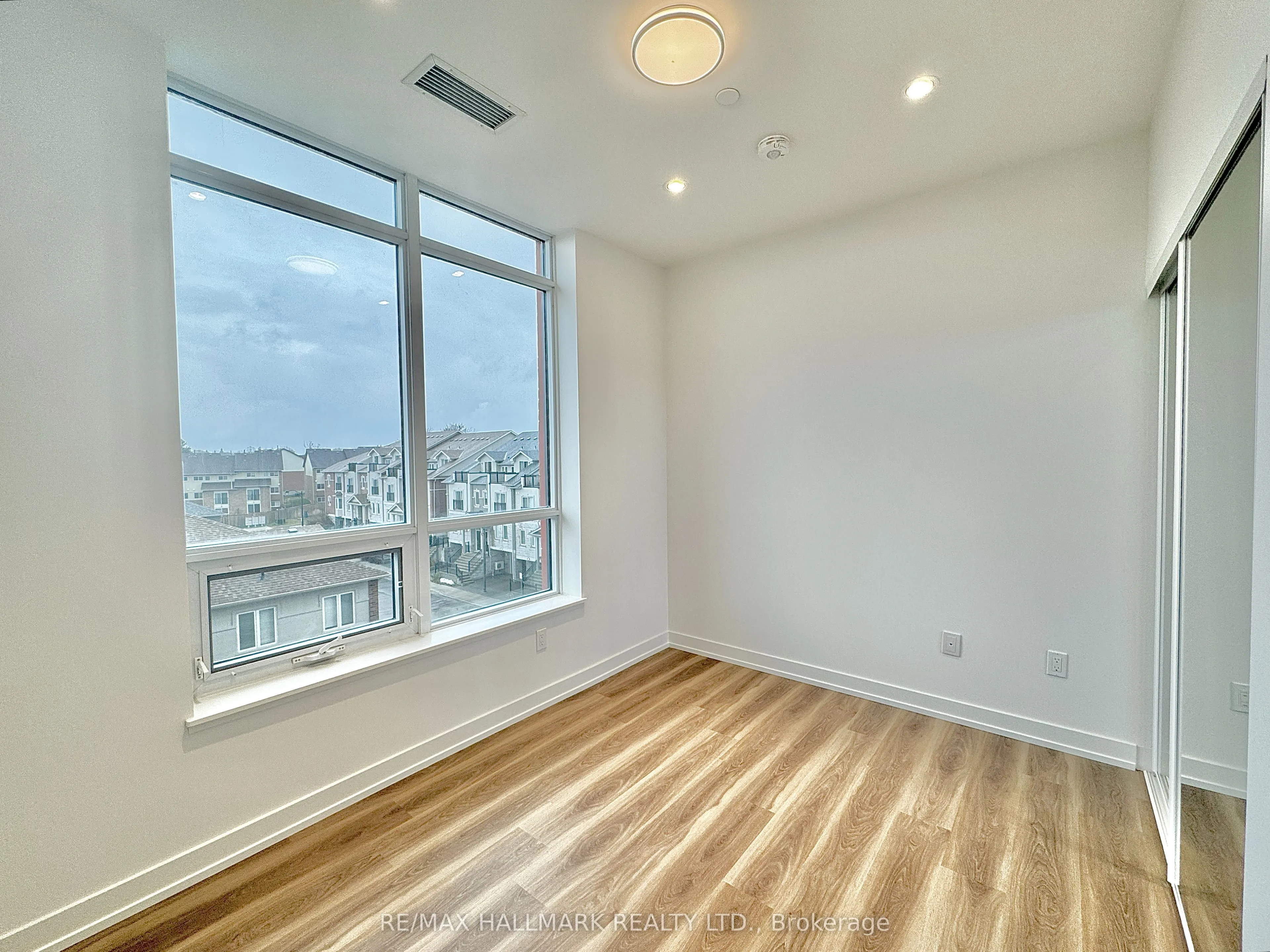 1010 Dundas Street E, #504