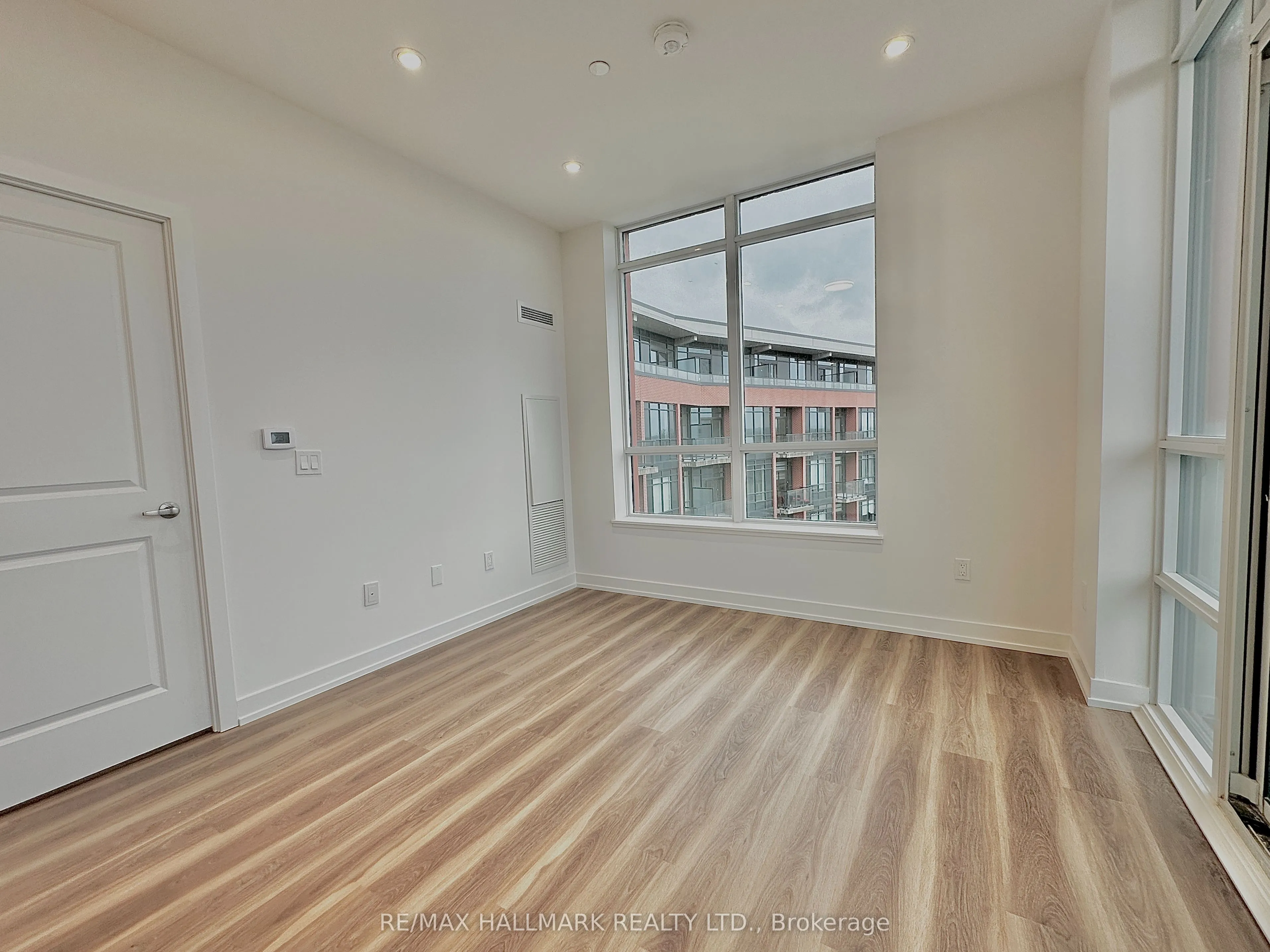 1010 Dundas Street E, #504