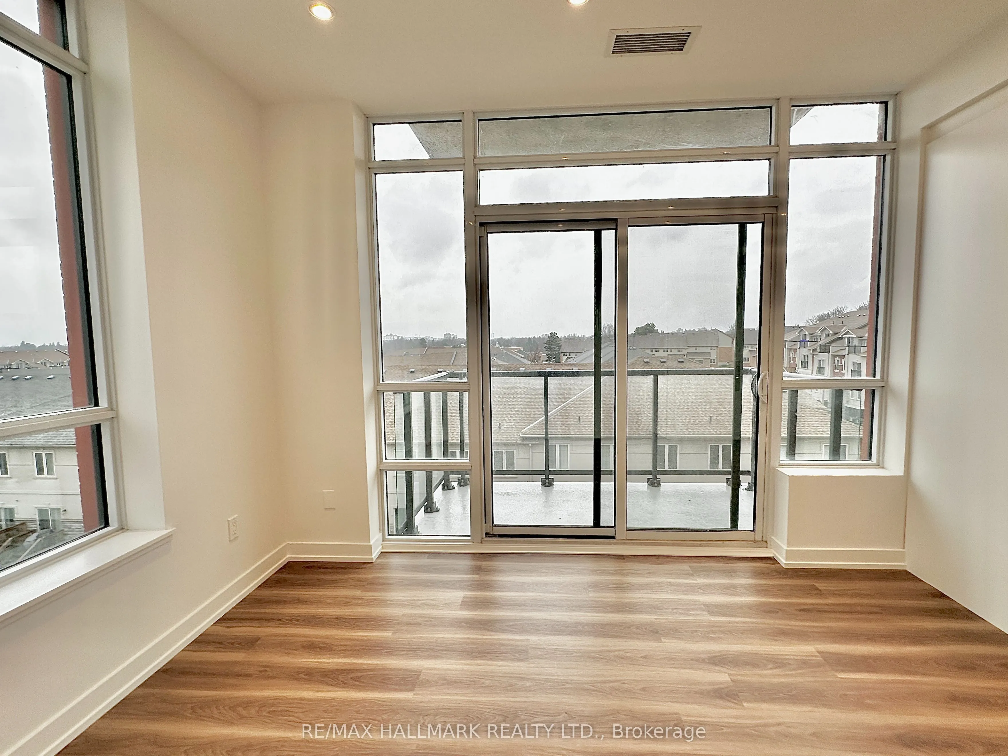 1010 Dundas Street E, #504