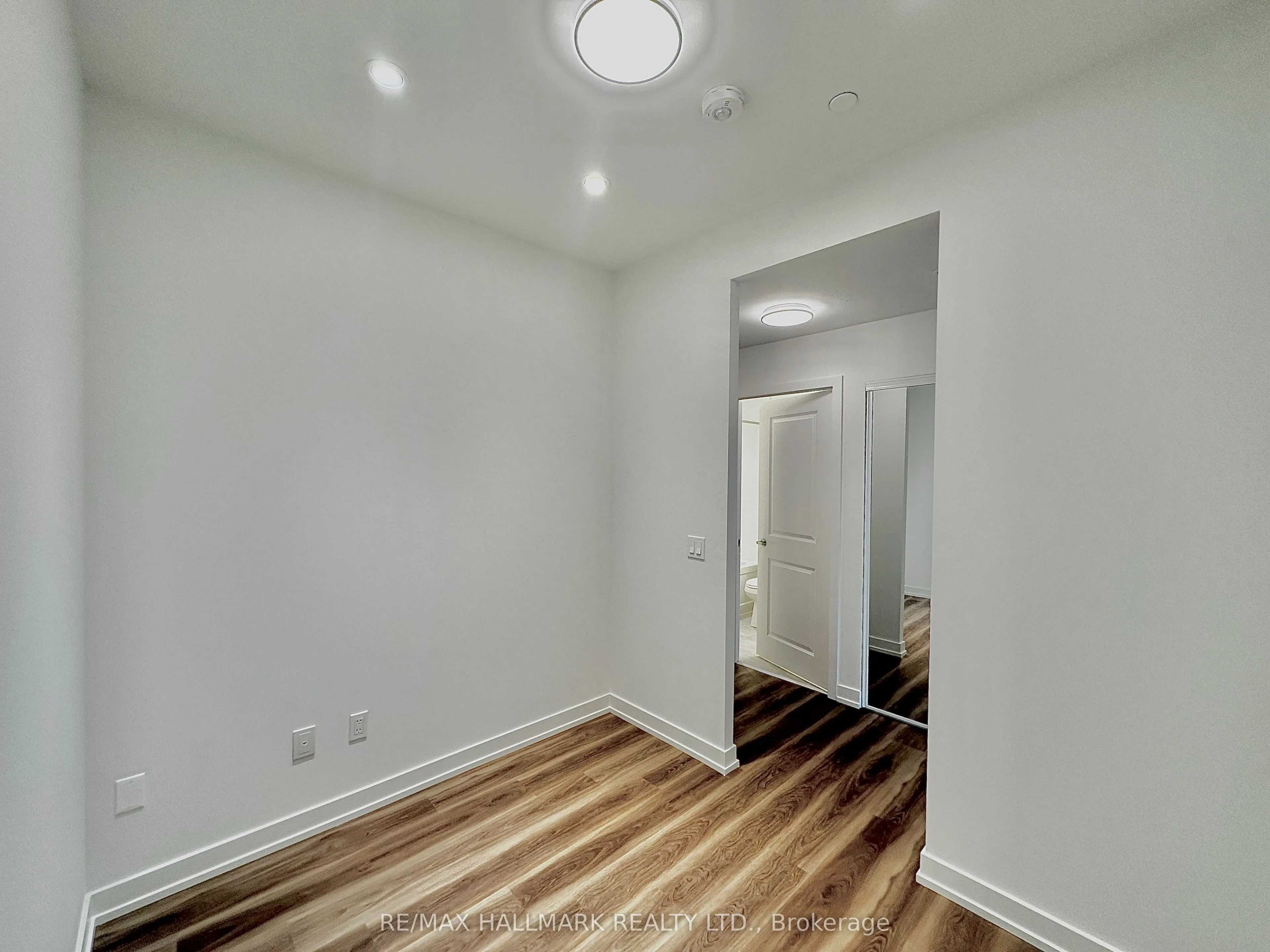 1010 Dundas Street E, #504