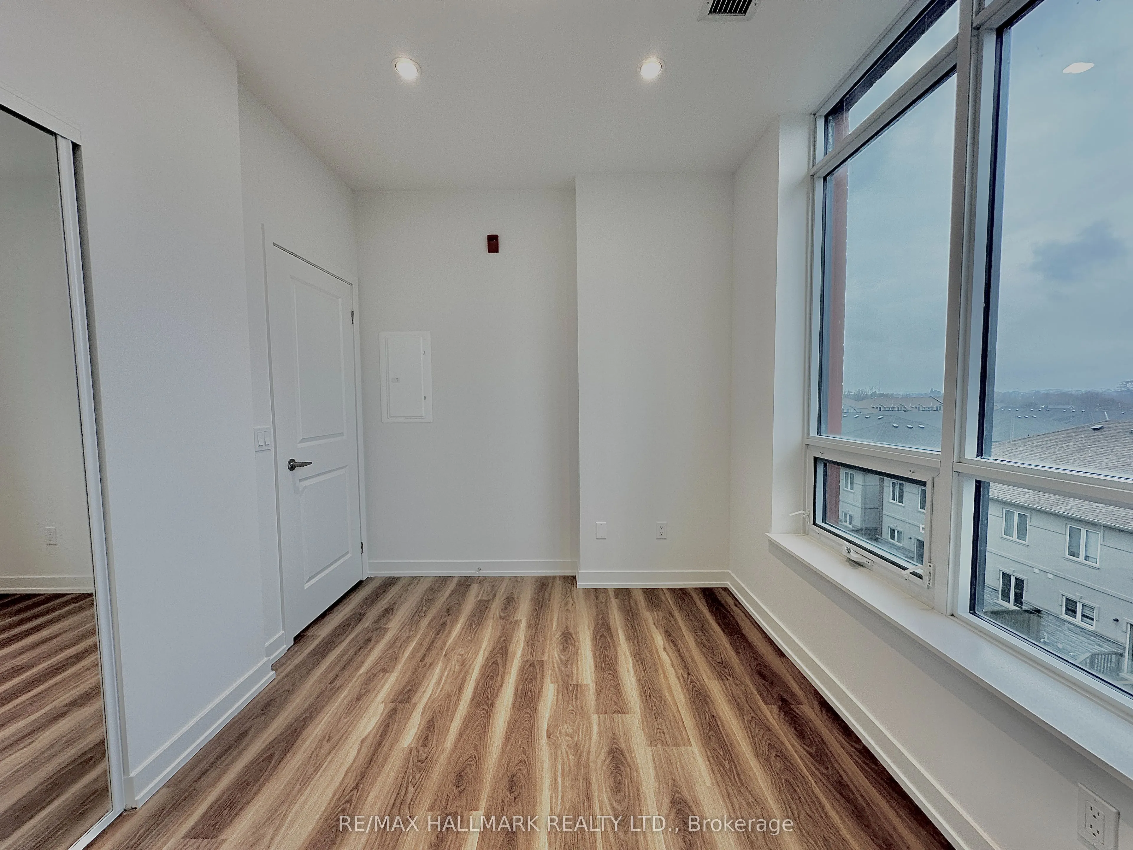 1010 Dundas Street E, #504