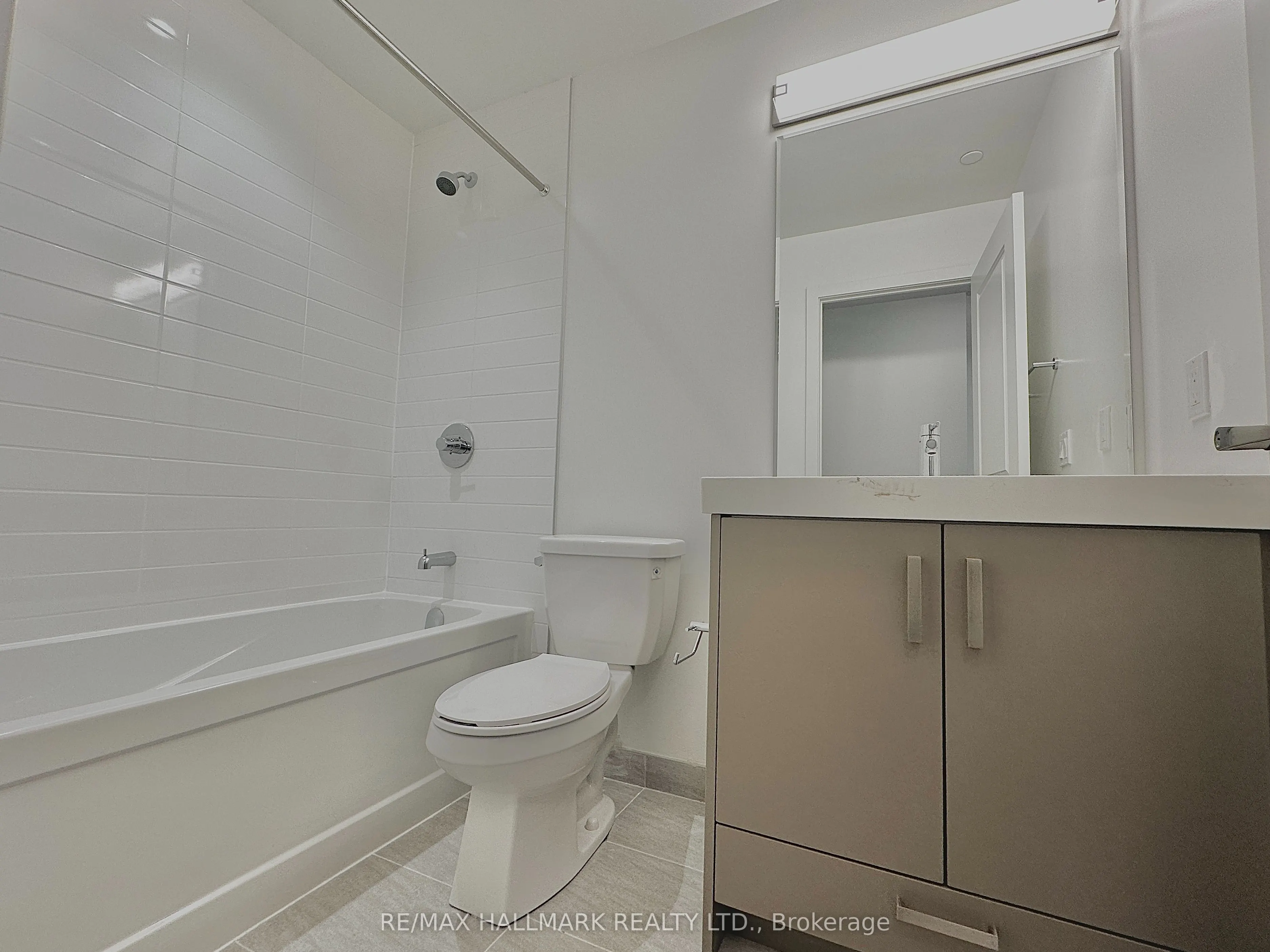 1010 Dundas Street E, #504