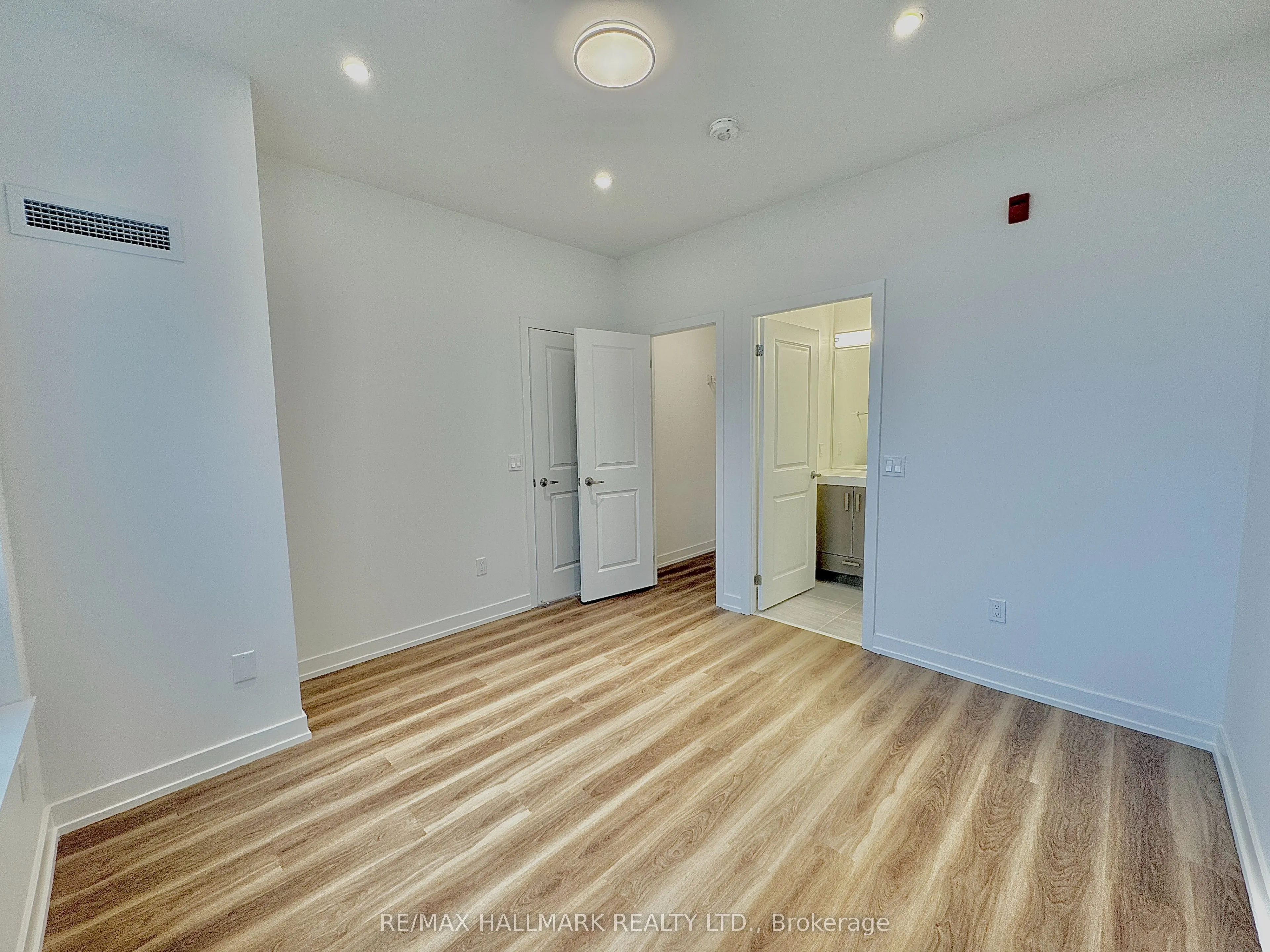 1010 Dundas Street E, #504