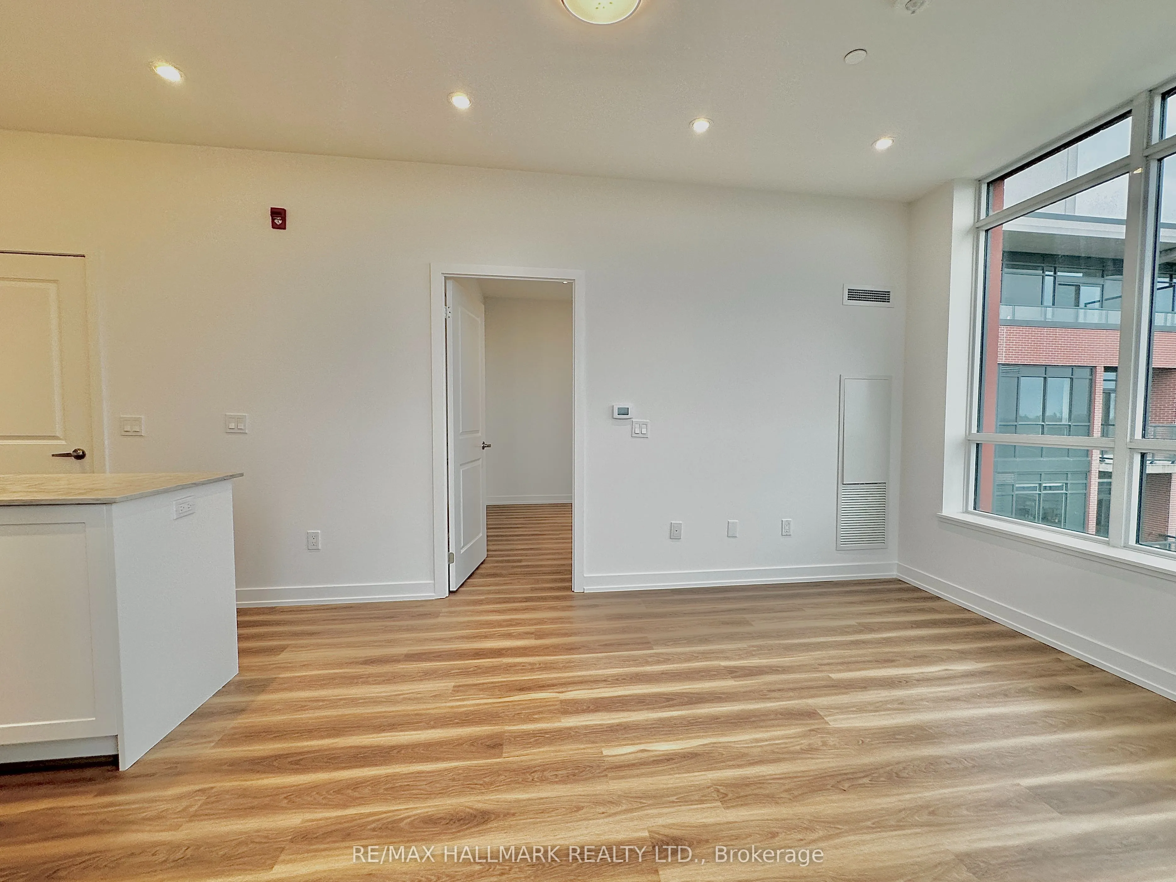 1010 Dundas Street E, #504