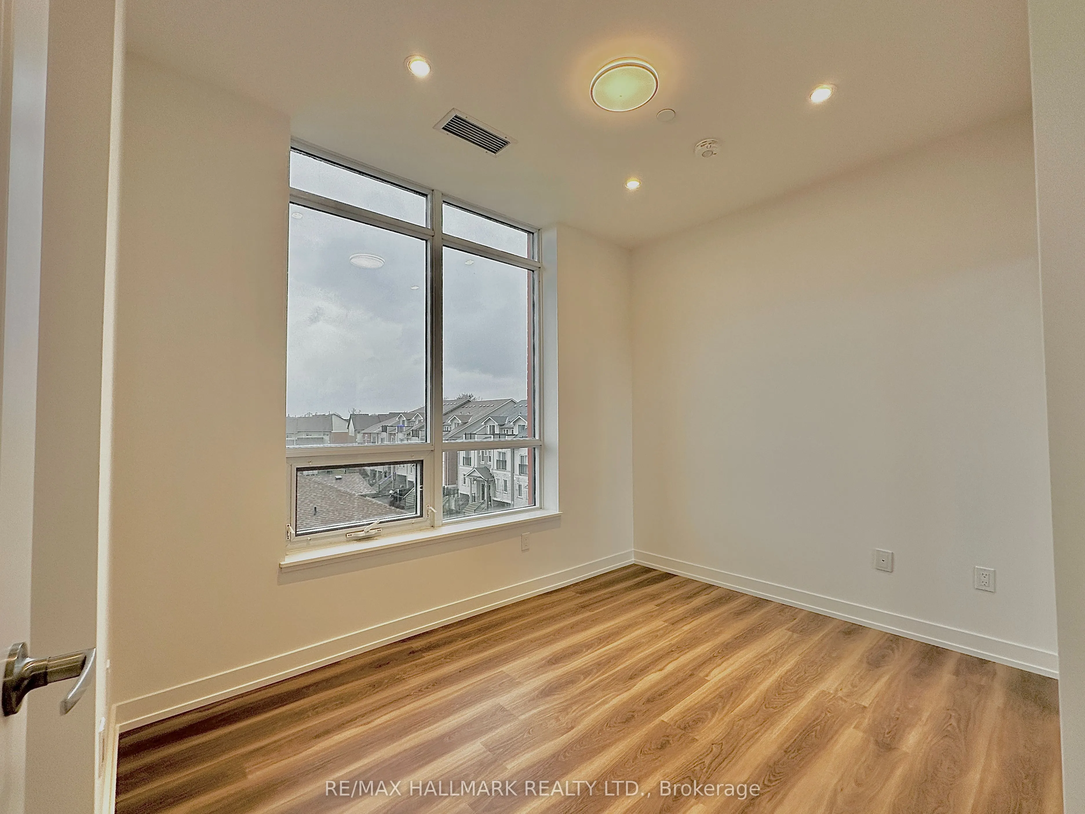 1010 Dundas Street E, #504