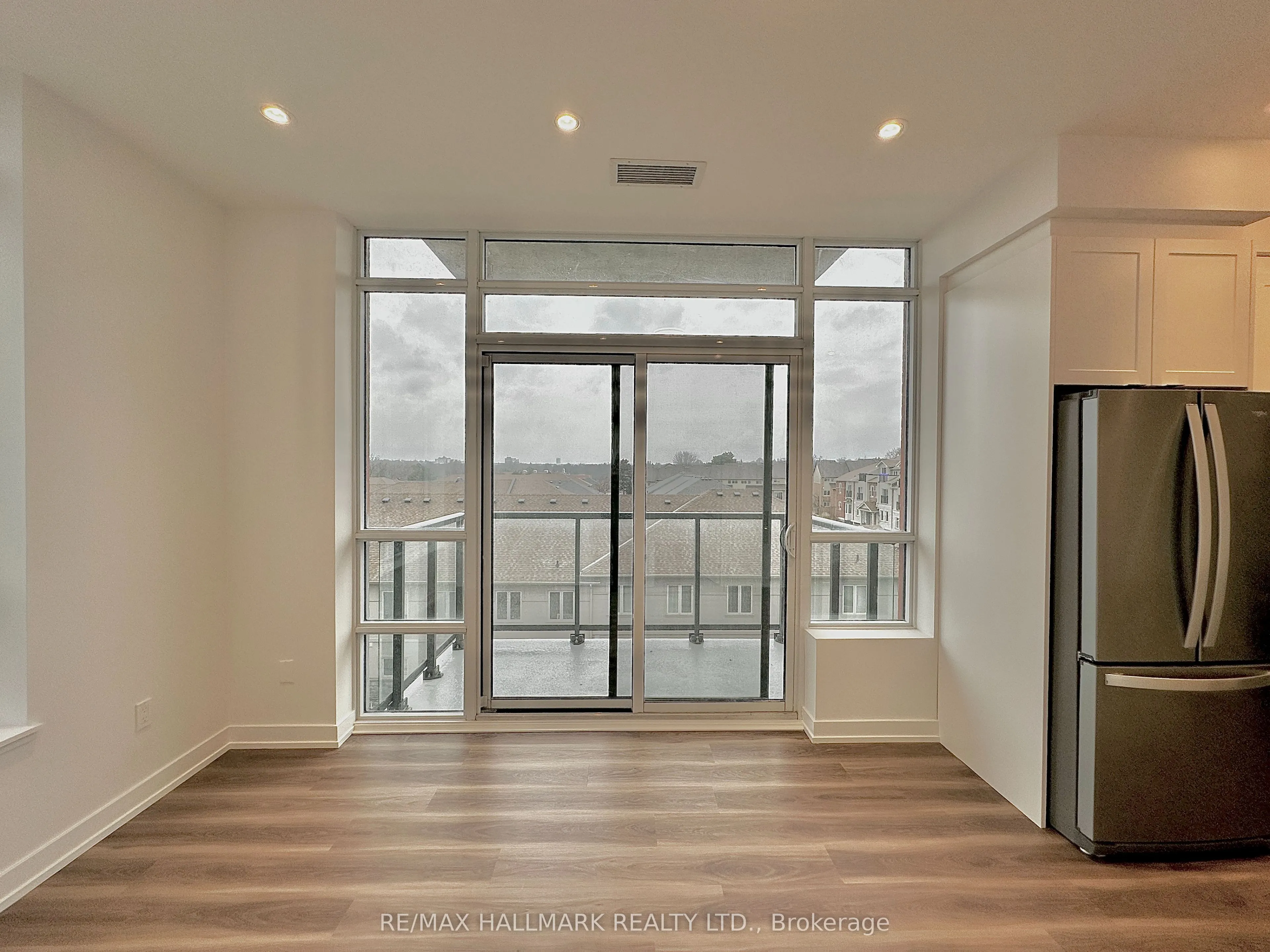 1010 Dundas Street E, #504
