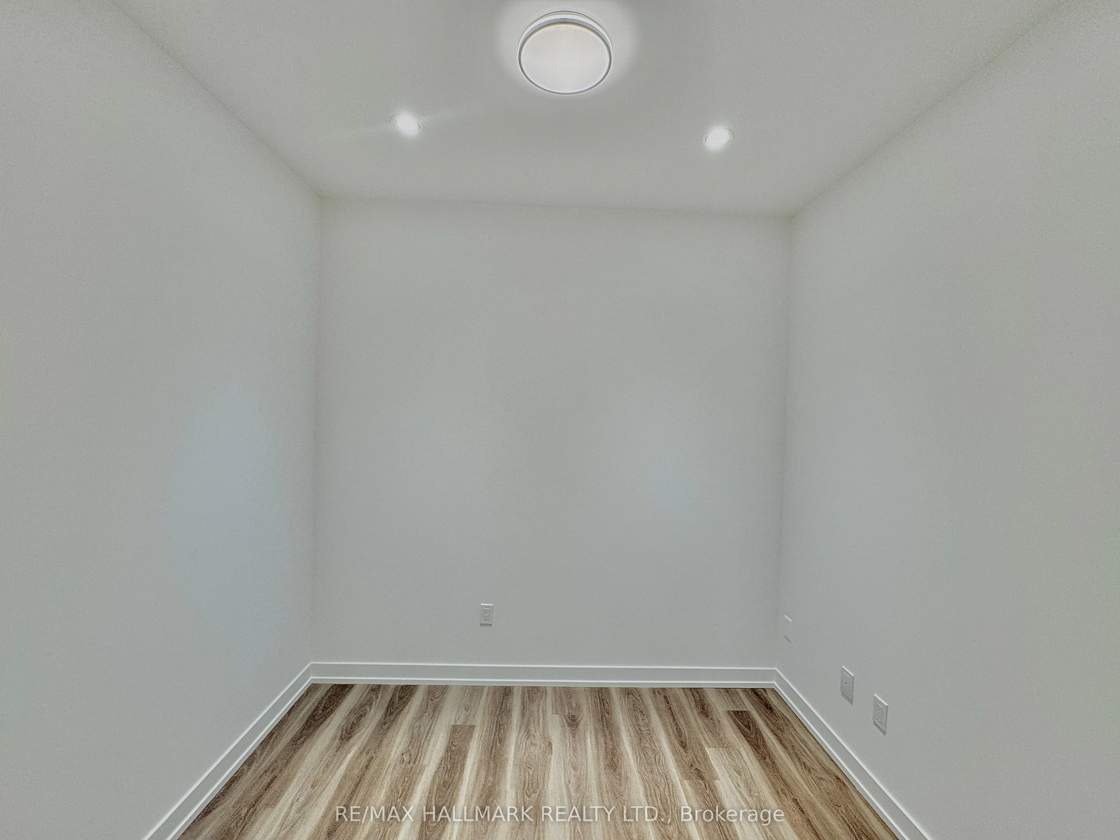 1010 Dundas Street E, #504