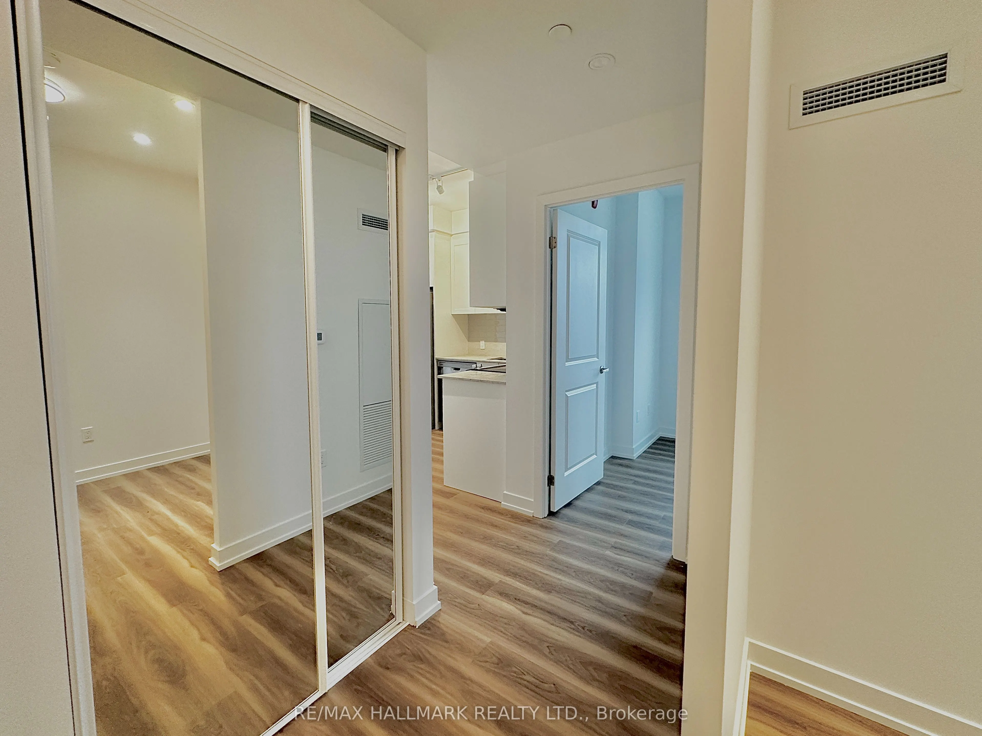1010 Dundas Street E, #504