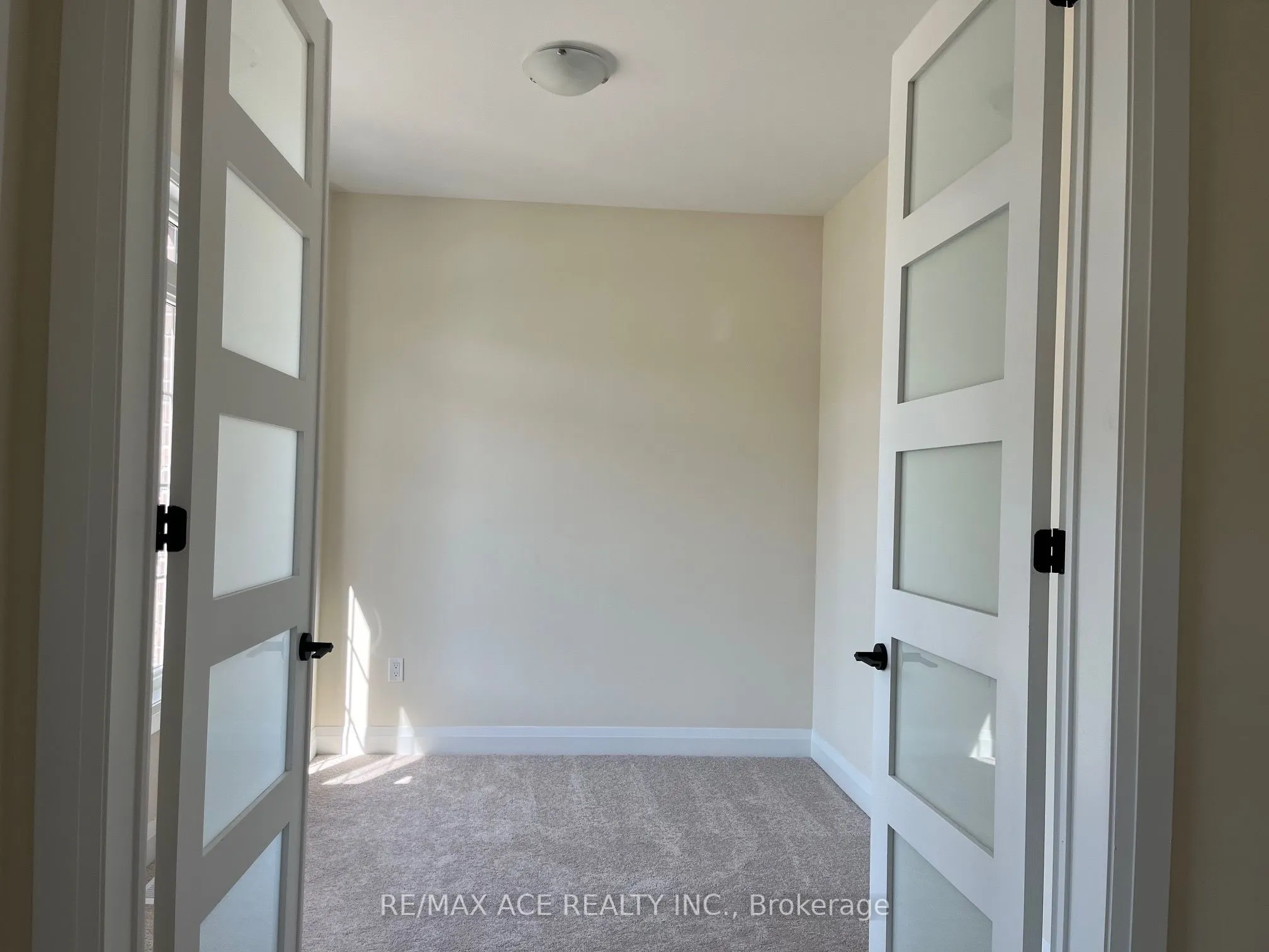 63 Robin Trail