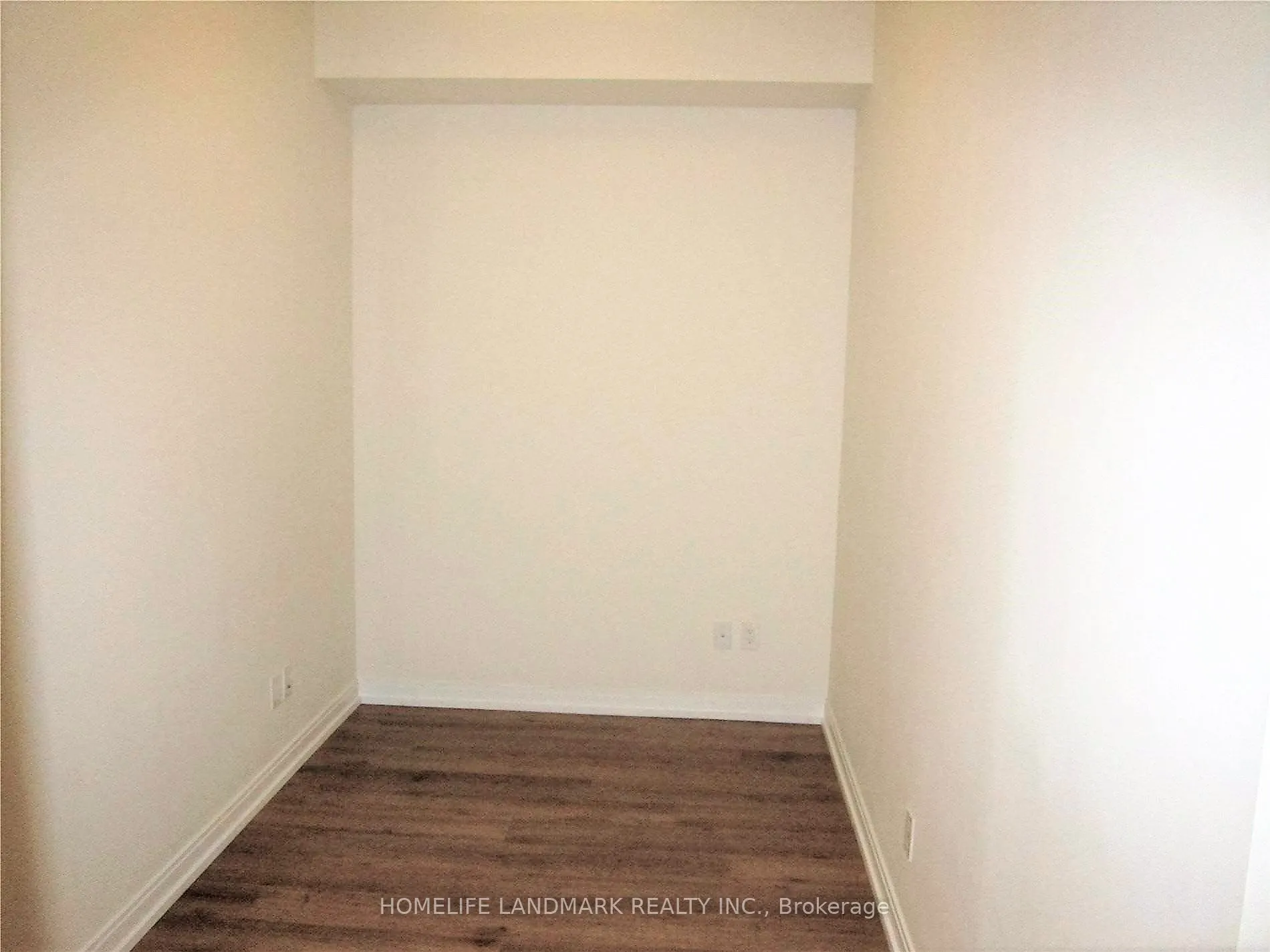 181 Village Green Square, #2216