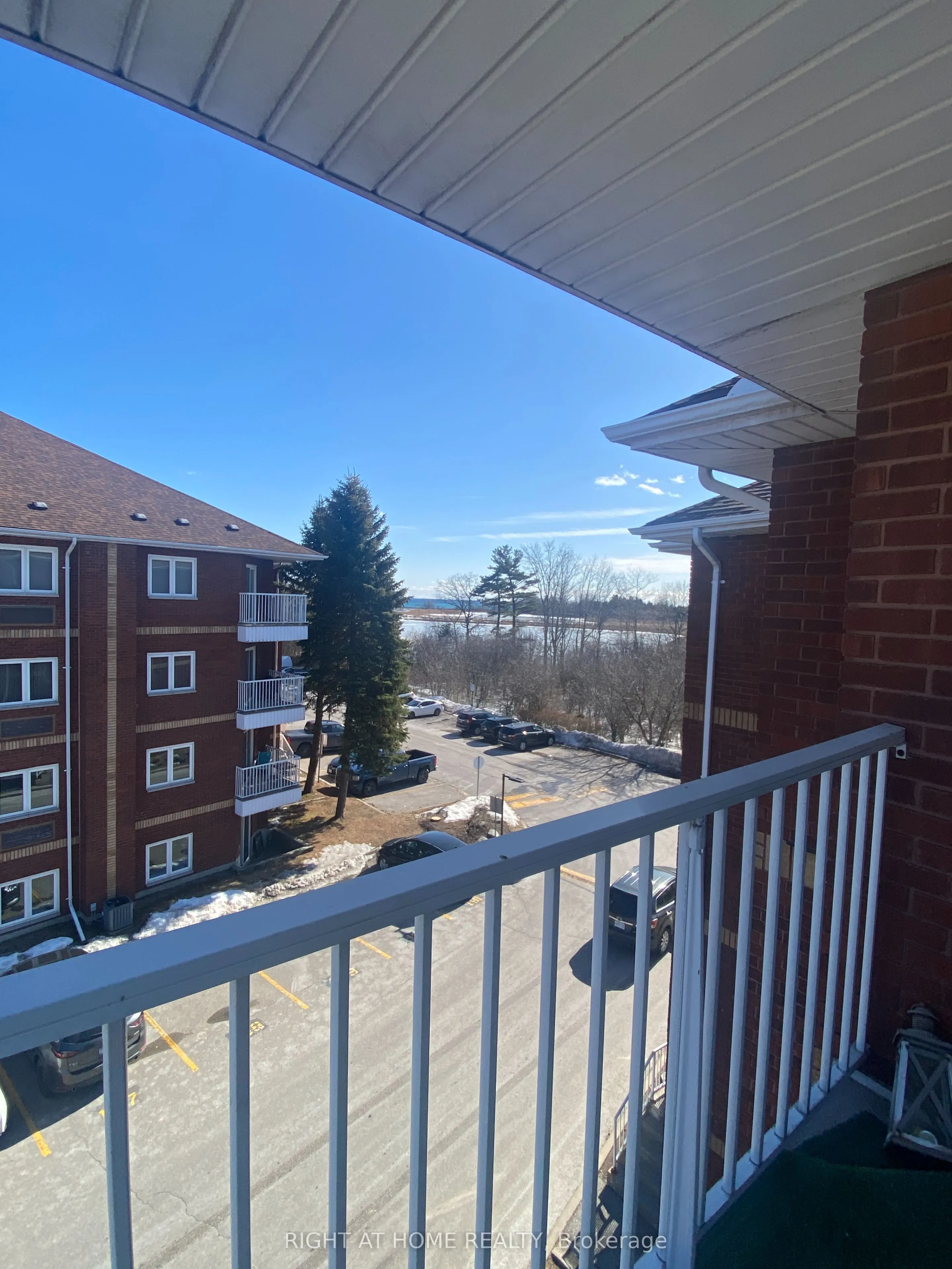 191 Lake Driveway Drive W, #413