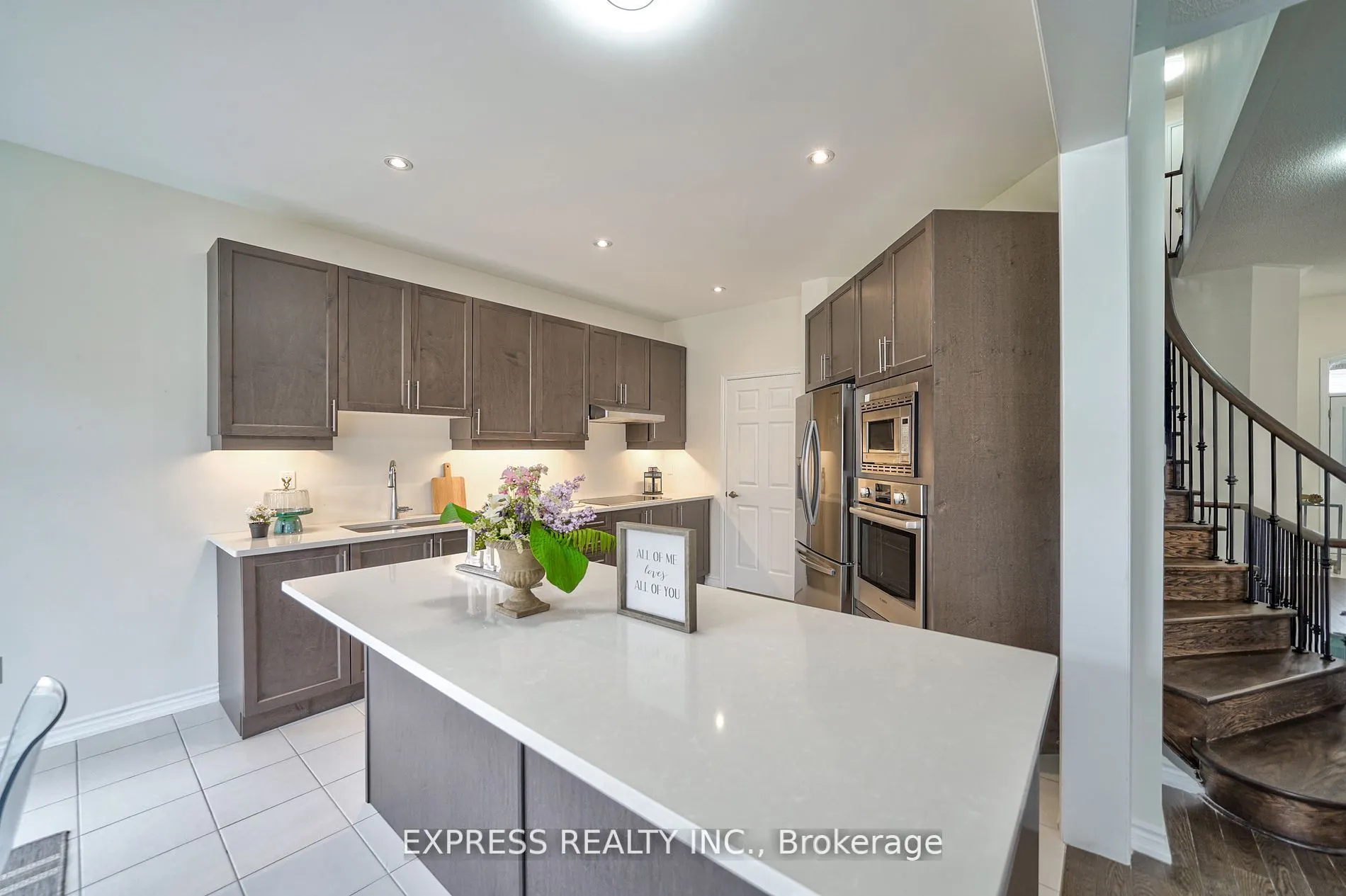 6 Morley Crescent