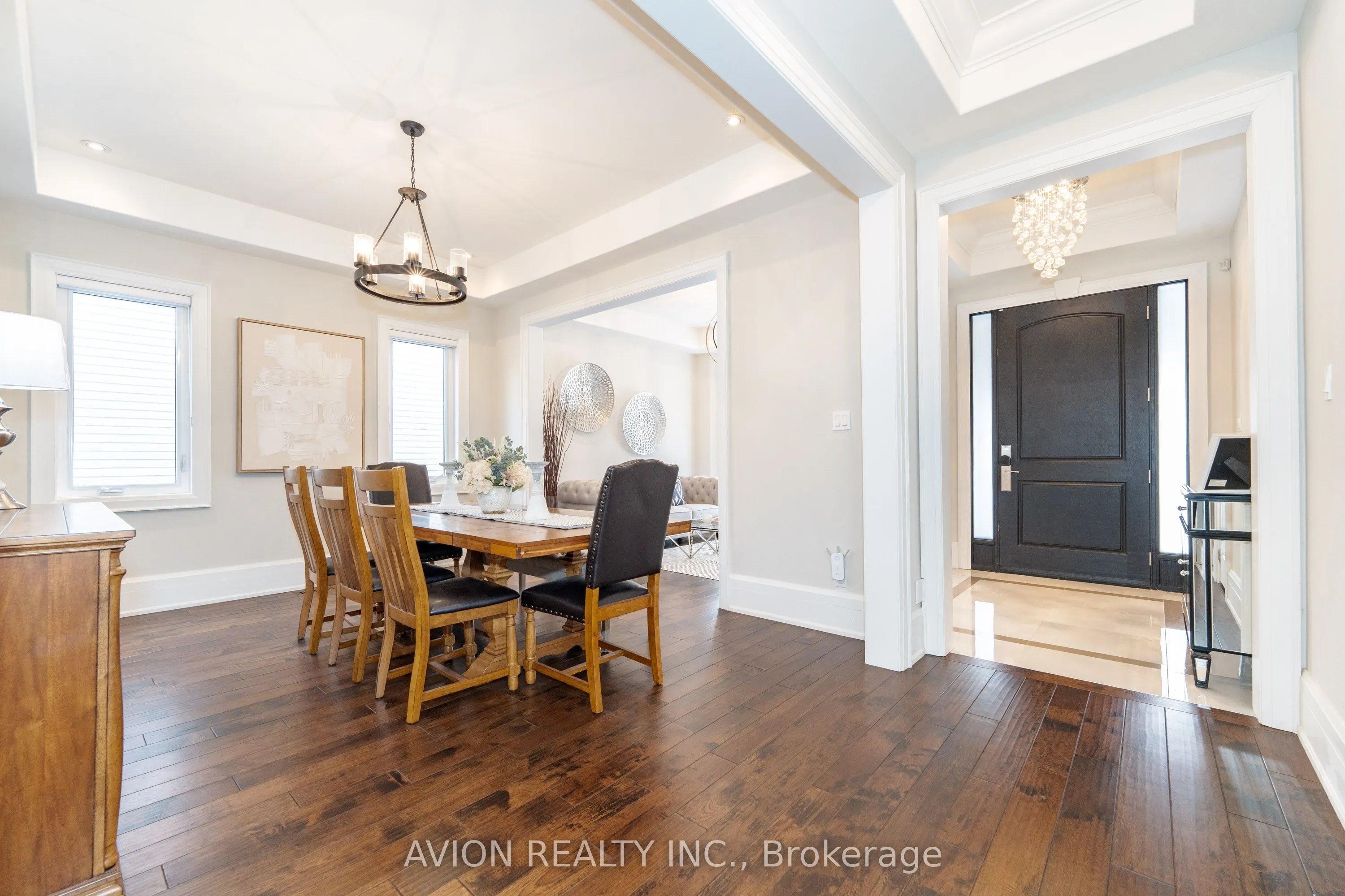 705 Hillview Crescent